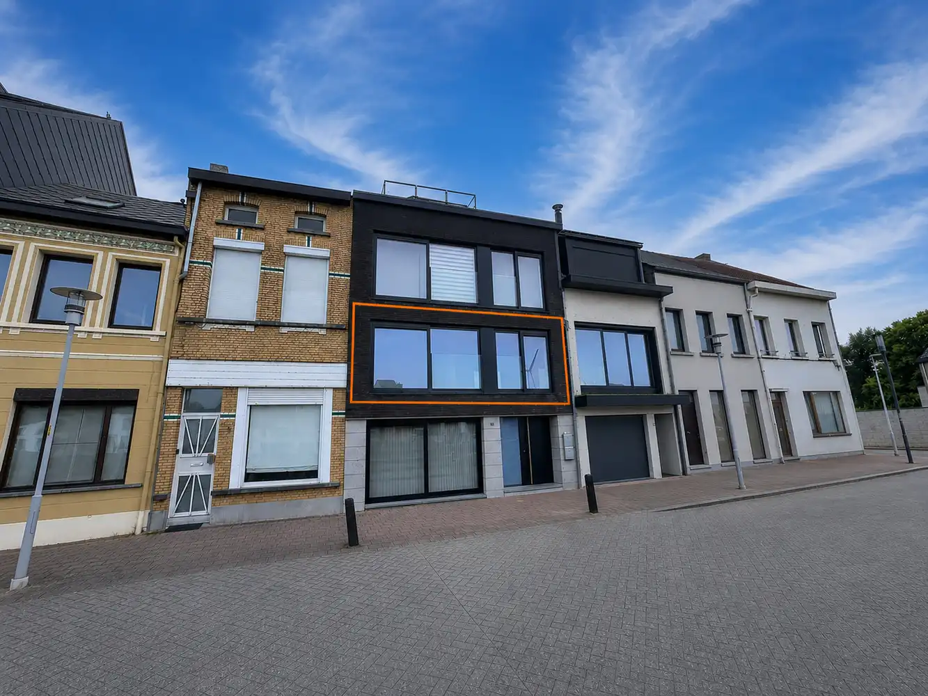 Lichtrijk appartement met uniek zicht op de vaart en ruim terras foto 2