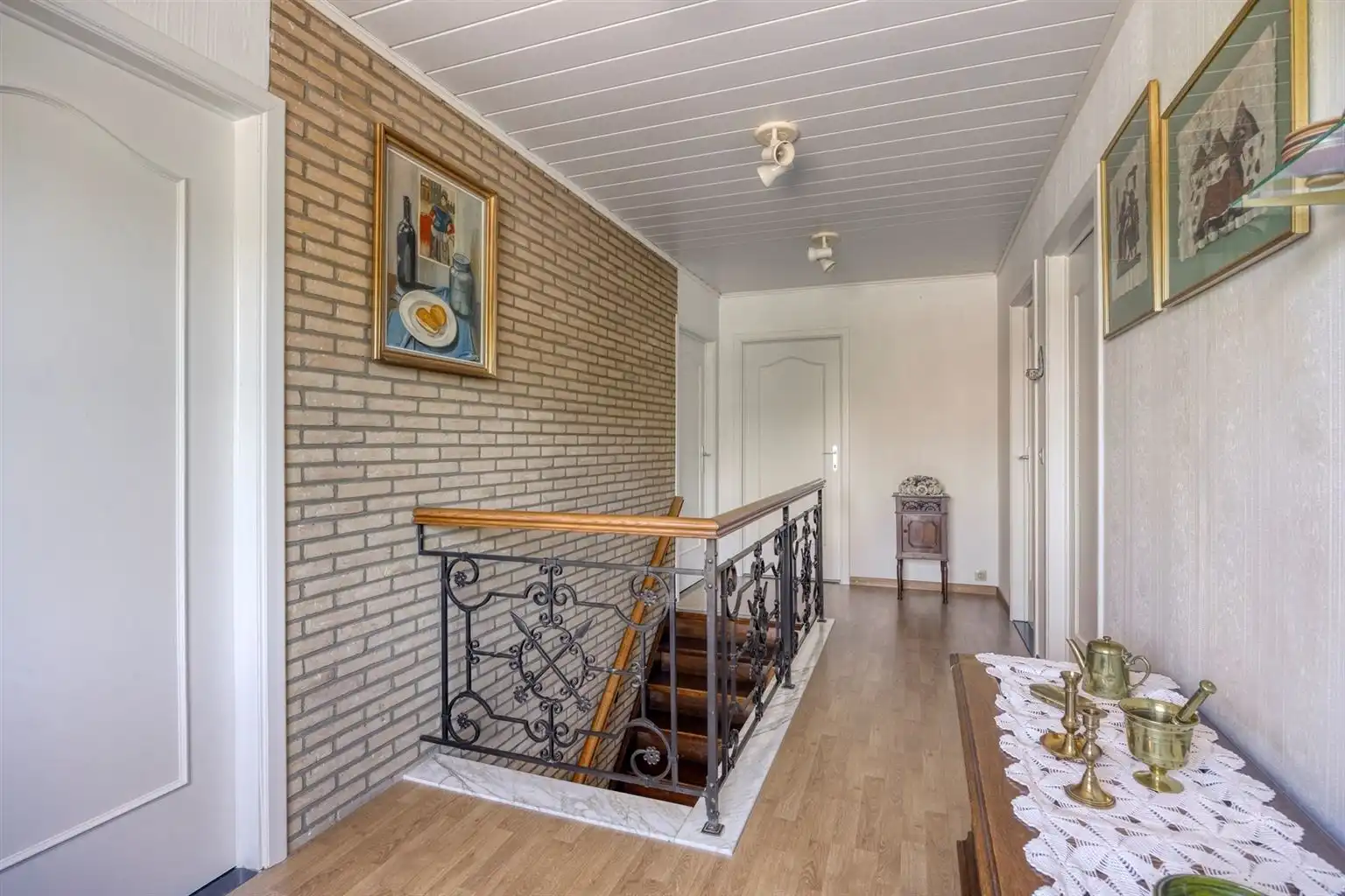 Vrijstaande woning met 4 slaapkamers, ruime tuin en garage op een riant perceel van 9a99ca, rustig gelegen nabij het centrum van Maaseik.  foto 14