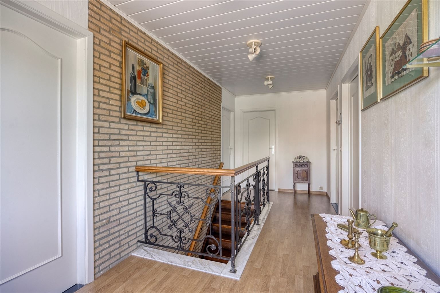 Vrijstaande woning met 4 slaapkamers, ruime tuin en garage op een riant perceel van 9a99ca, rustig gelegen nabij het centrum van Maaseik.  foto 14