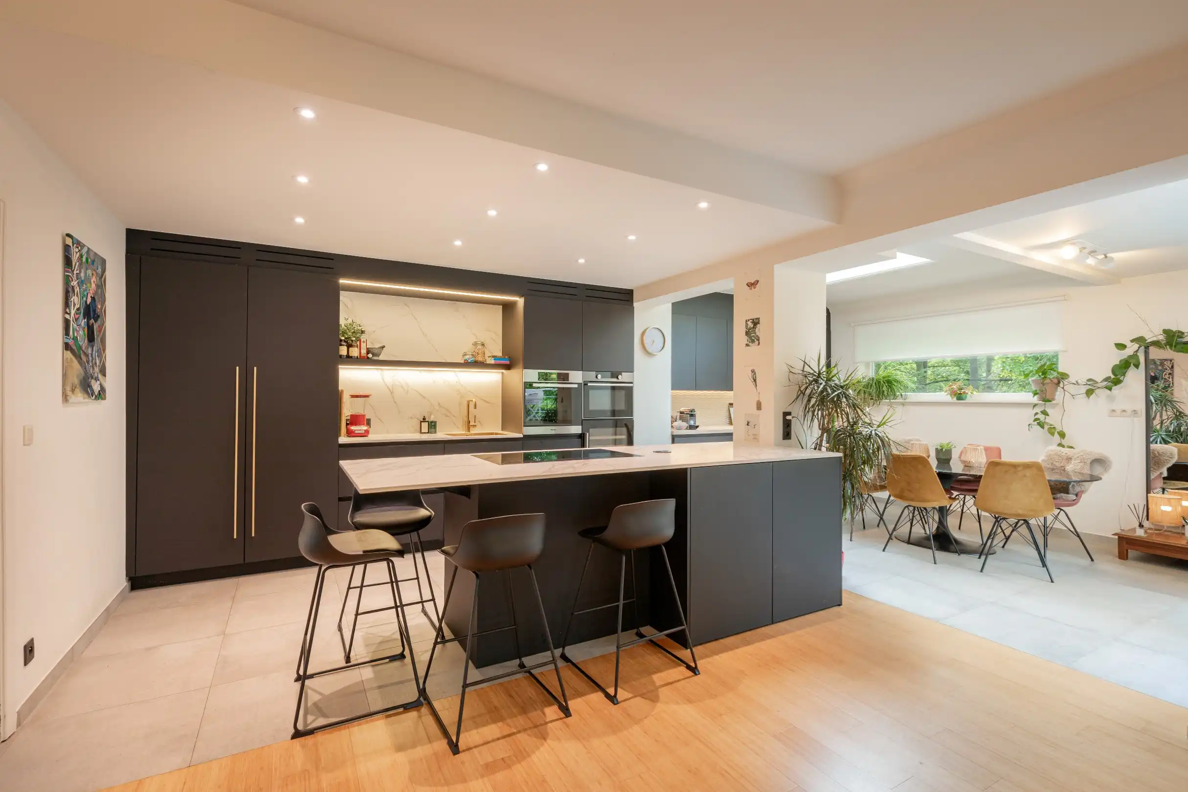 Prachtige hoekwoning op toplocatie foto 2
