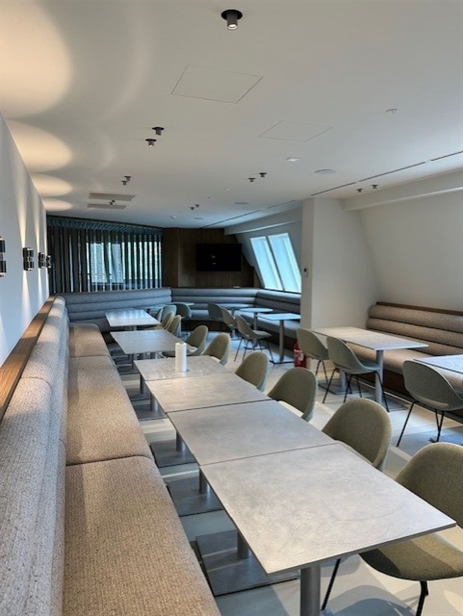 Kantoorgebouw foto 16