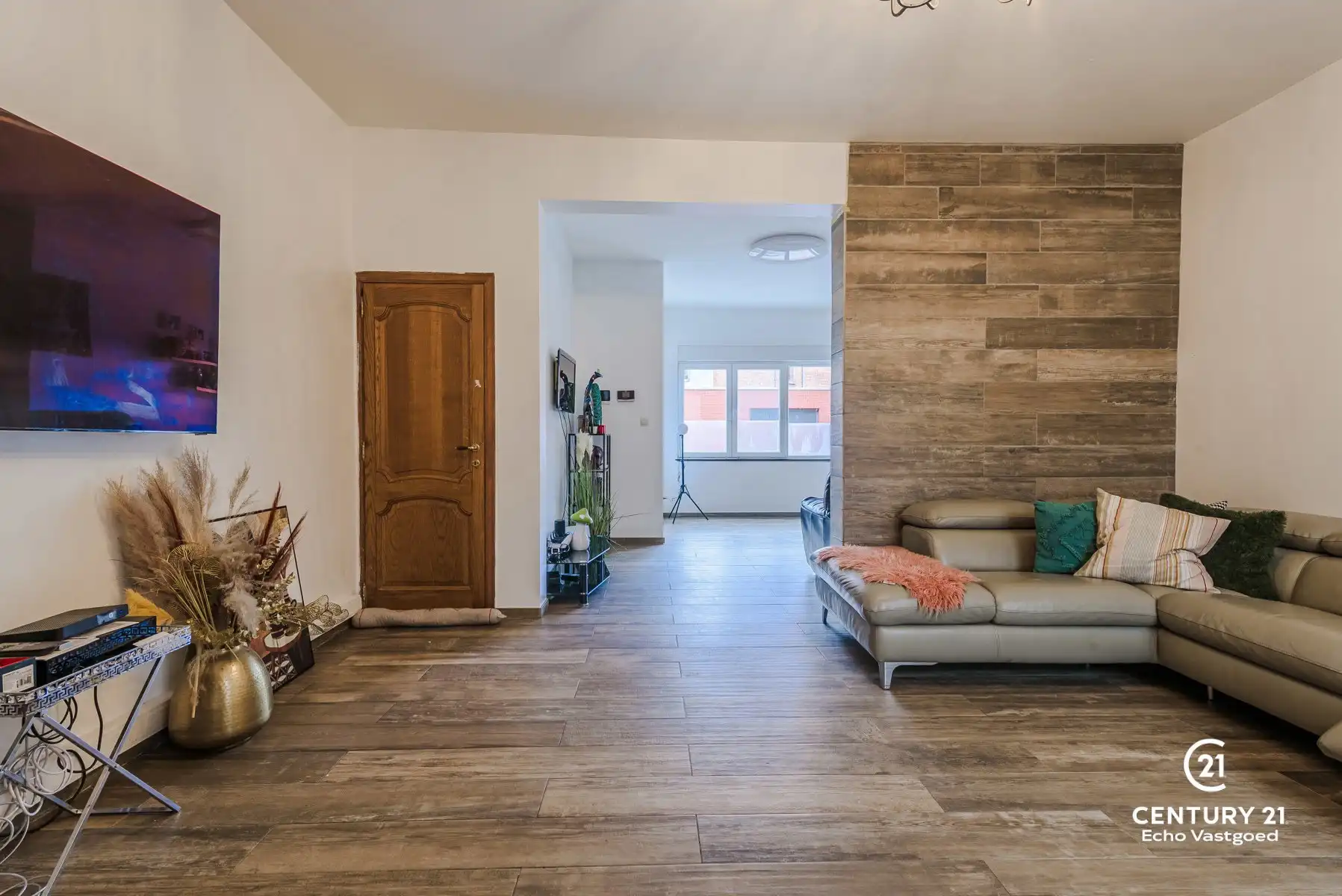 Ruime, gerenoveerde woning met 4 slpk en stadstuin foto 34