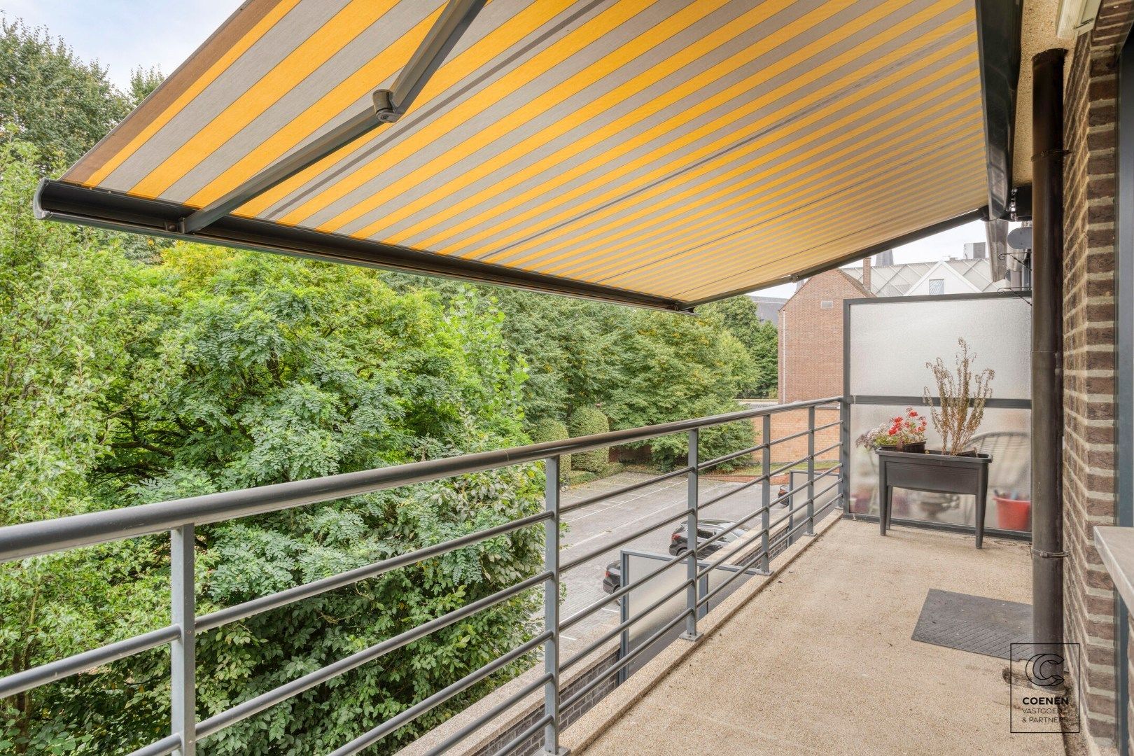 Instapklaar appartement van 124 m², 3 slpk's en terras op een toplocatie te Kontich! foto 16