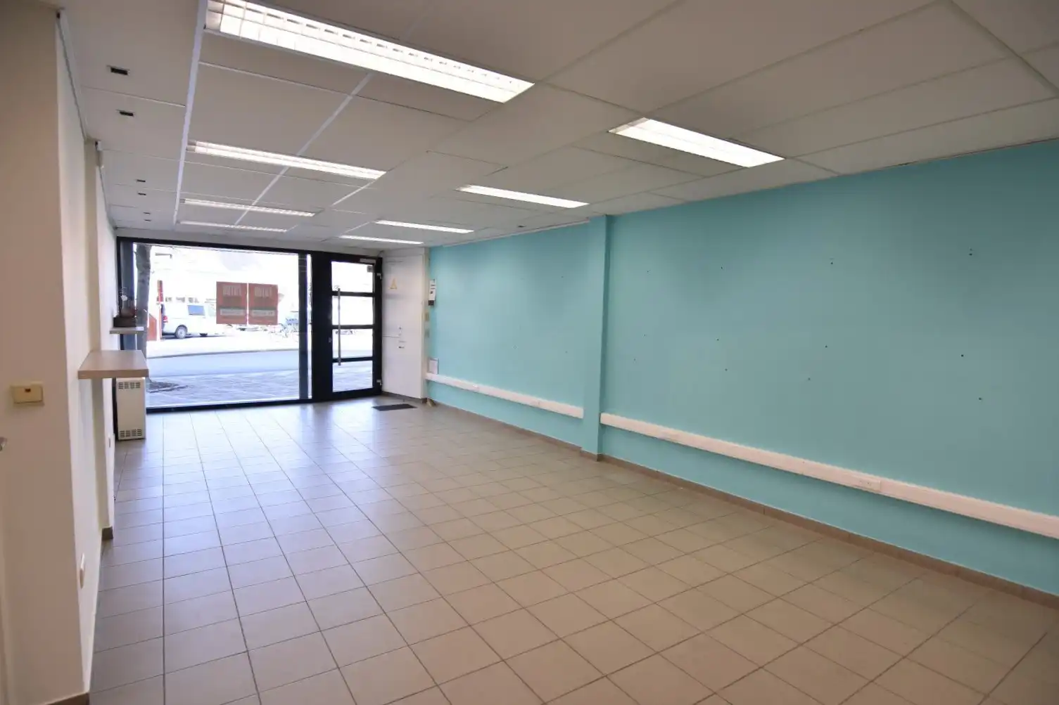 Handelsgelijkvloers (90m²) op topligging in Rumbeke foto 3