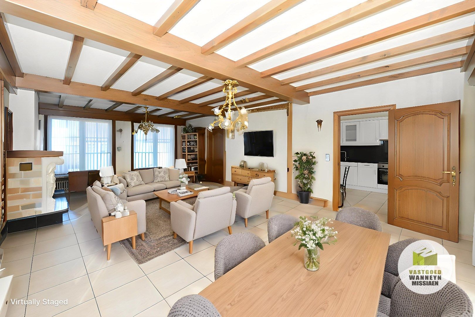 Verzorgde villa met 4slpk, zuidgerichte tuin en garage op 1.360m2 aan de rand van de Lakebossen foto 8