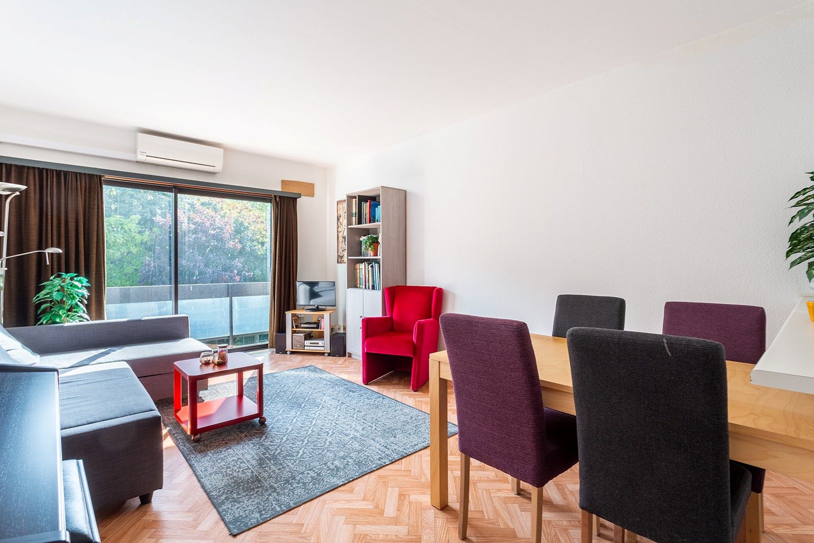 Gezellig en zeer gunstig gelegen 1-slaapkamer appartement foto {{pictureIndex}}