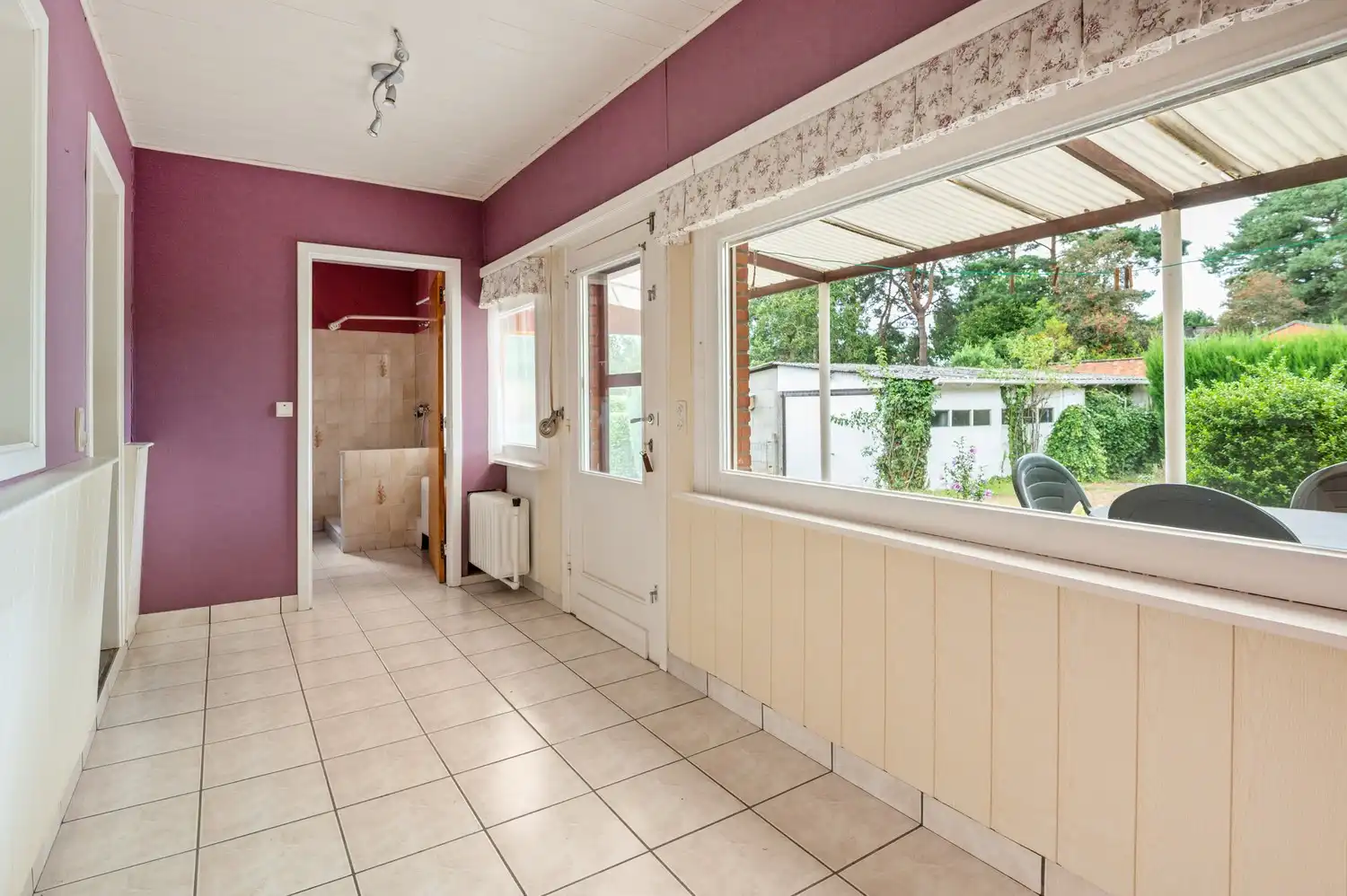 Vrijstaande laagbouwwoning met tal van mogelijkheden in Oelegem! foto 8