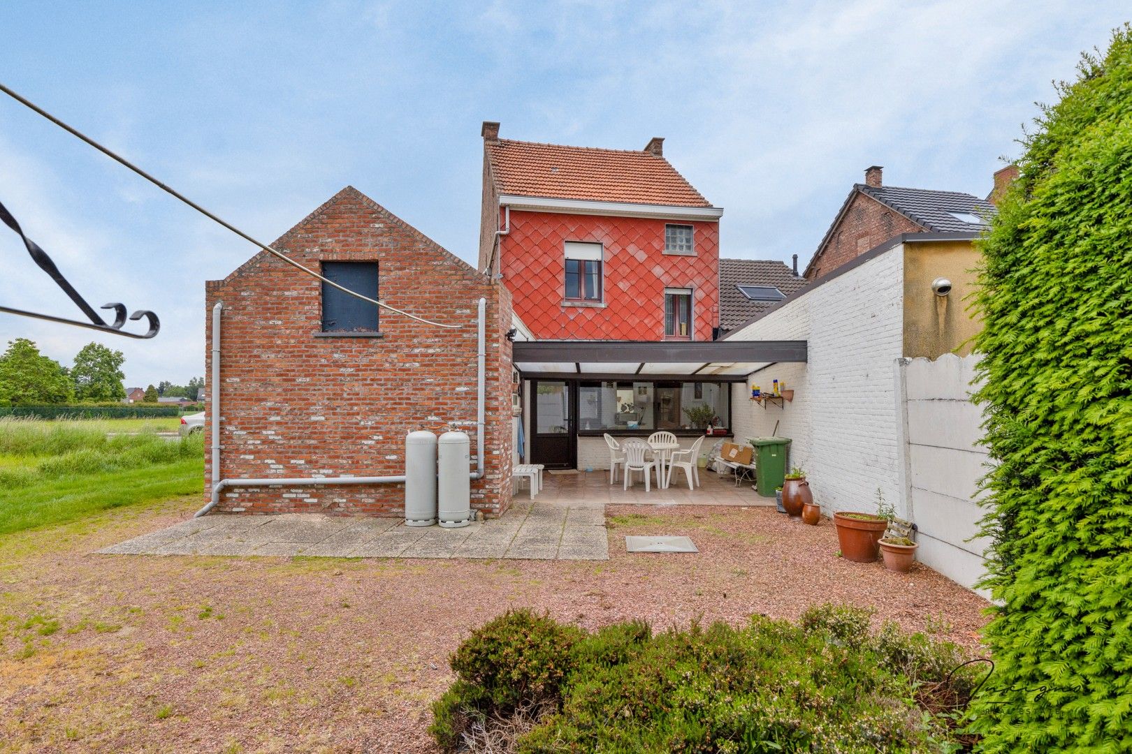 Karaktervolle renovatie woning met veel potentieel foto 25