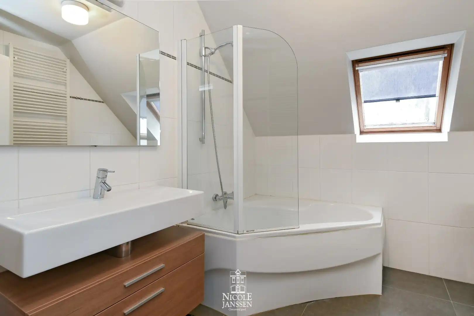 Ruime villa in landelijke stijl  foto 26