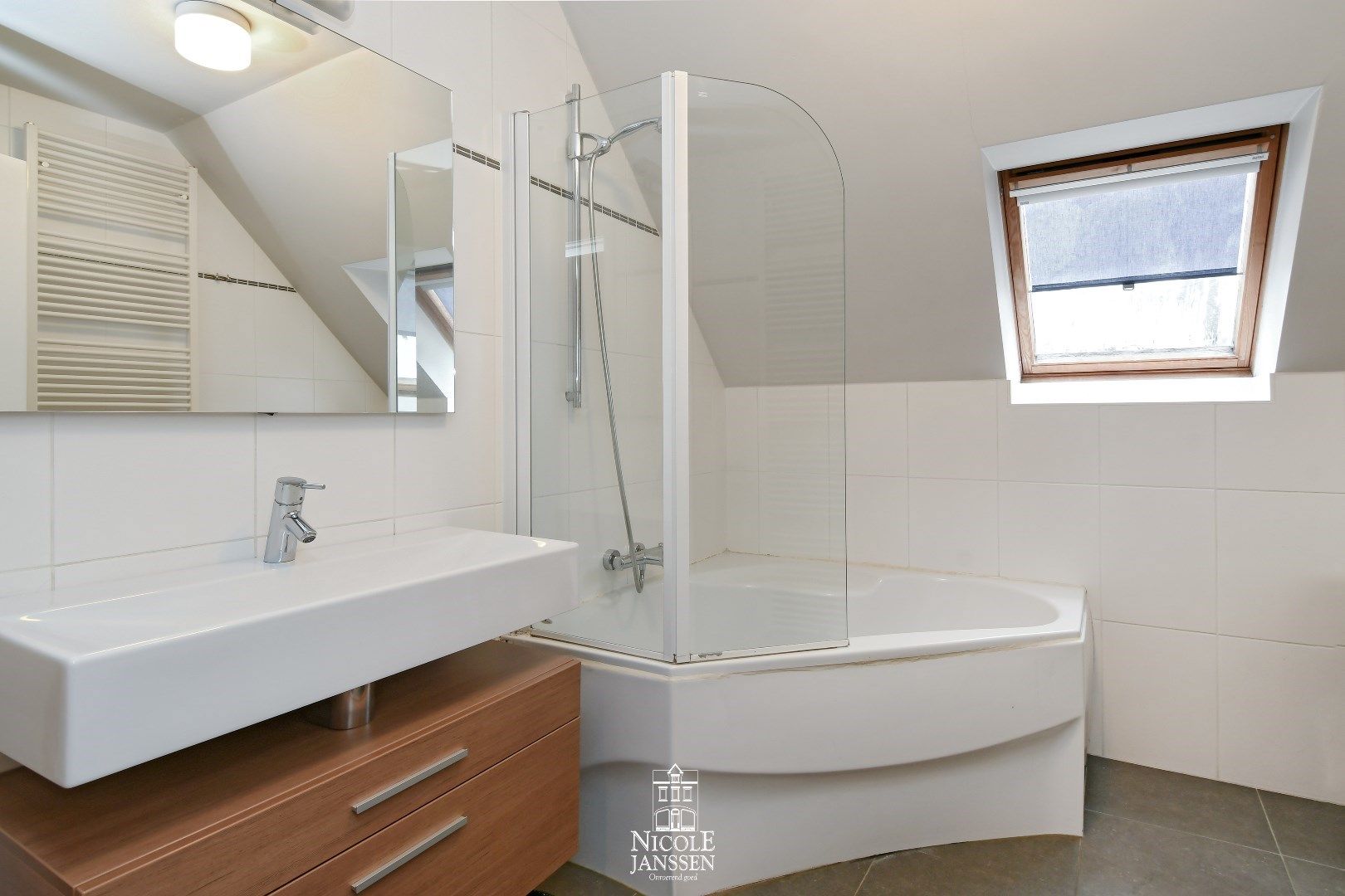 Ruime villa in landelijke stijl  foto 26