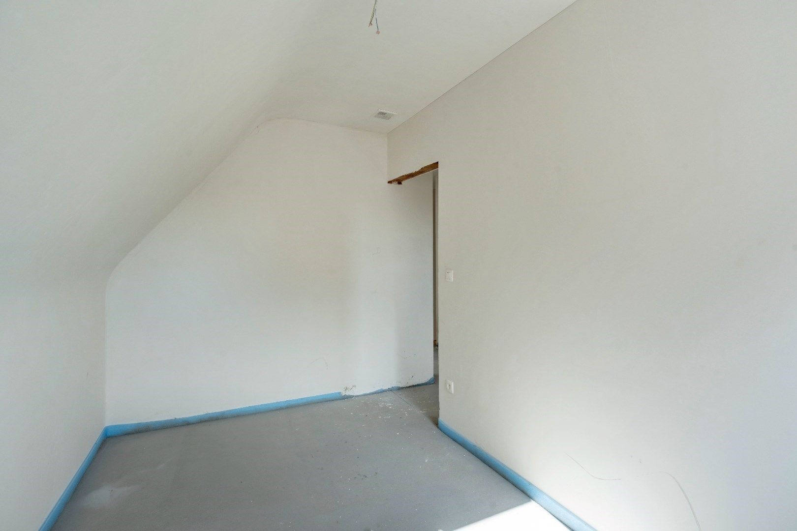 Bel-étagewoning met 2 slaapkamers en inpandige garage.REEDS 45% VERKOCHT! foto 11