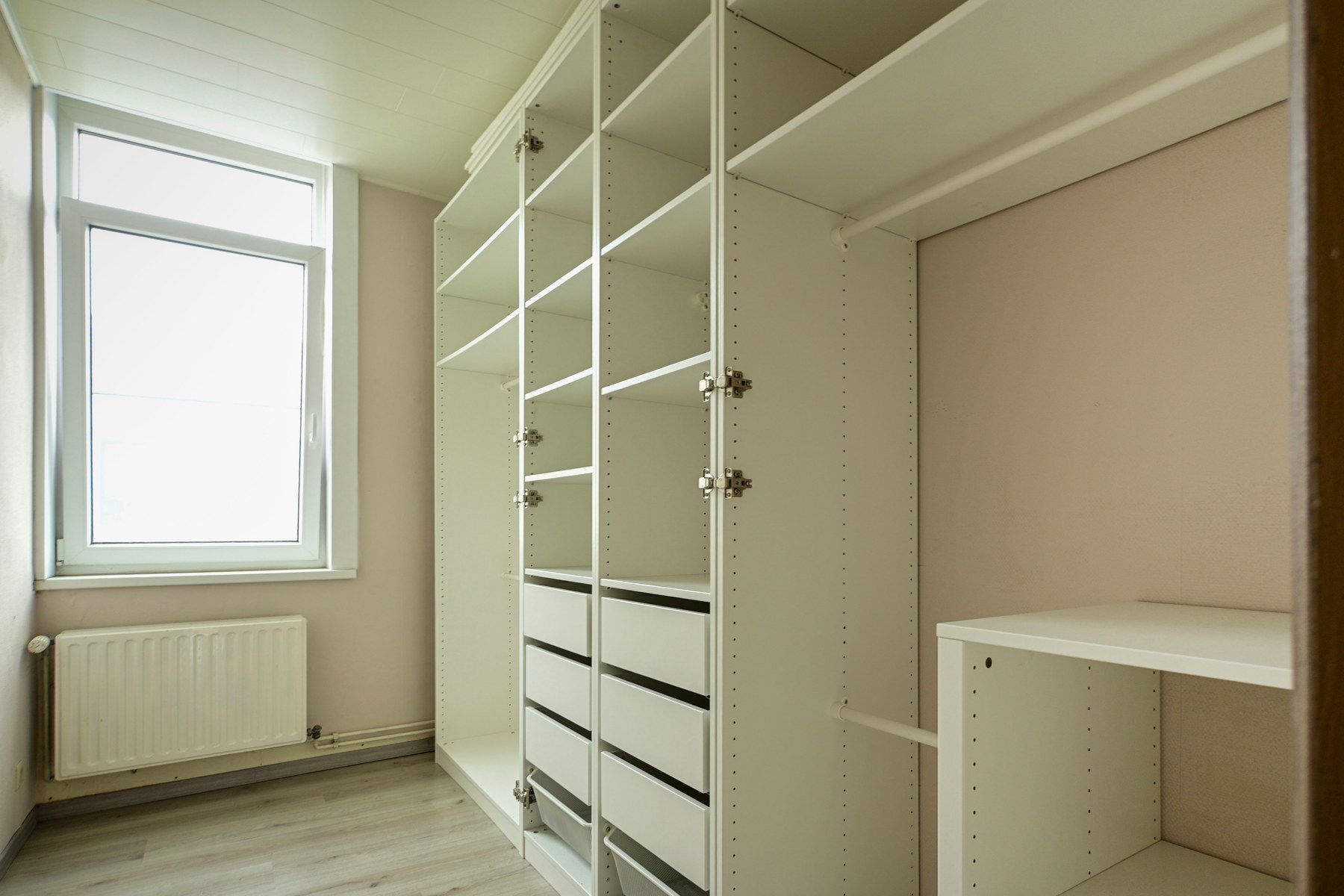 Ruime gezinswoning met twee zonneterrassen in Oostende. foto 7