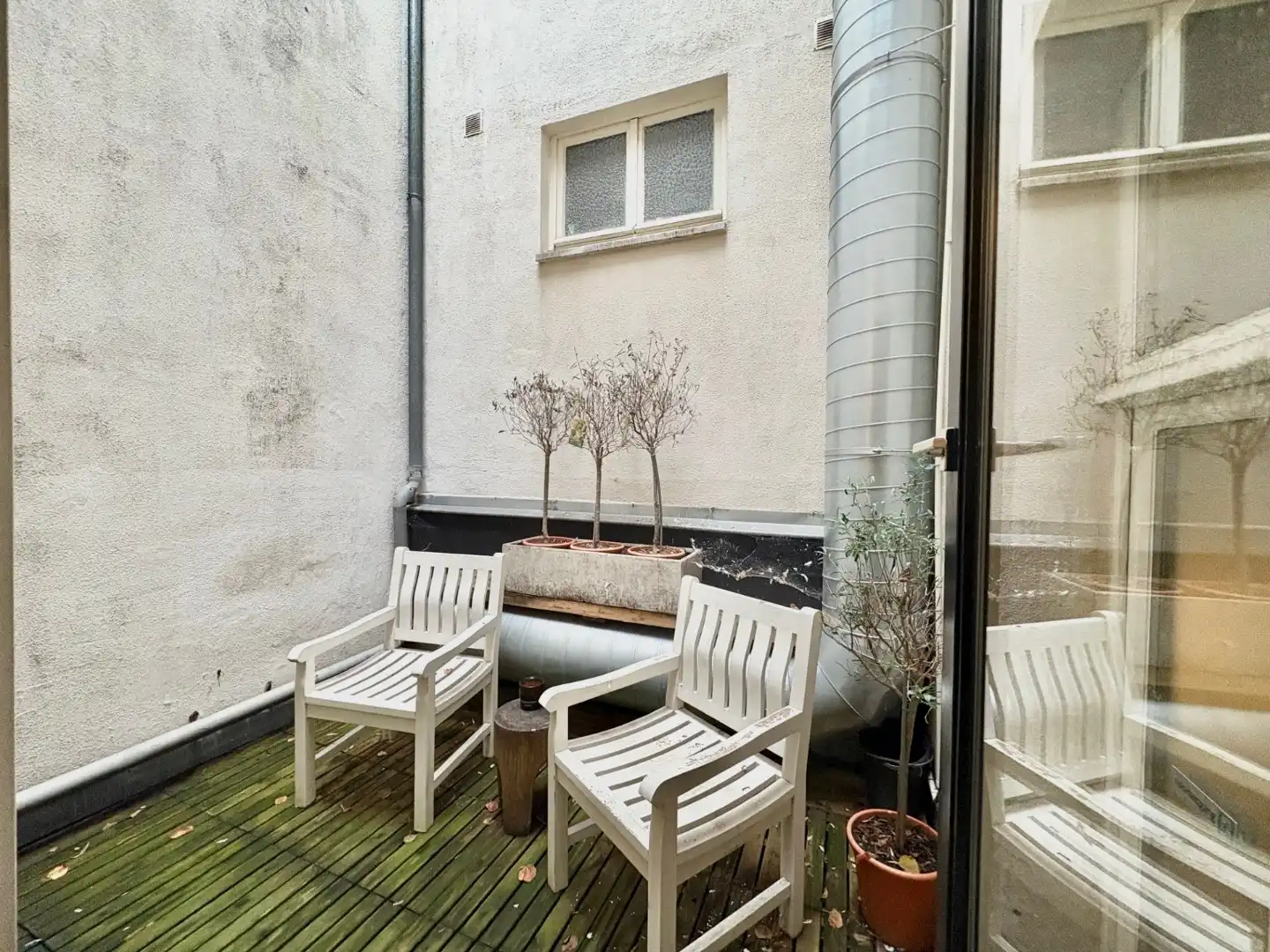 Gemeubelde instapklare studio op eerste verdieping in Antwerpen-Zuid foto 7