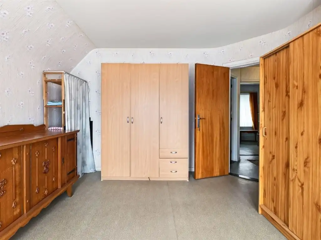 Verzorgde, vrijstaande woning, op te frissen naar eigen smaak foto 32