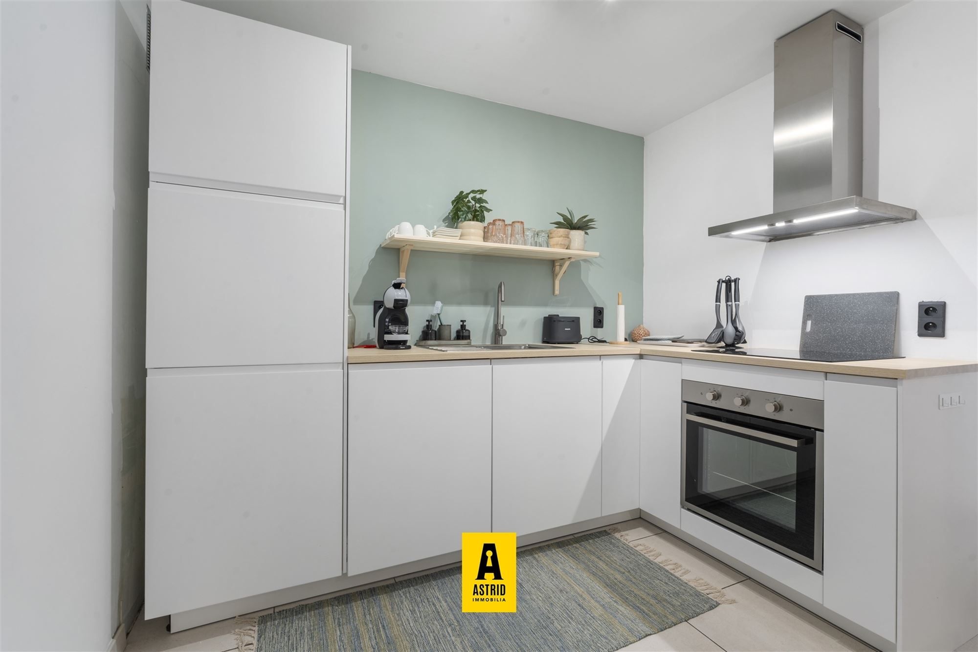 Instapklaar zonnig 2-slaapkamerappartement en garage in Bredene foto 7