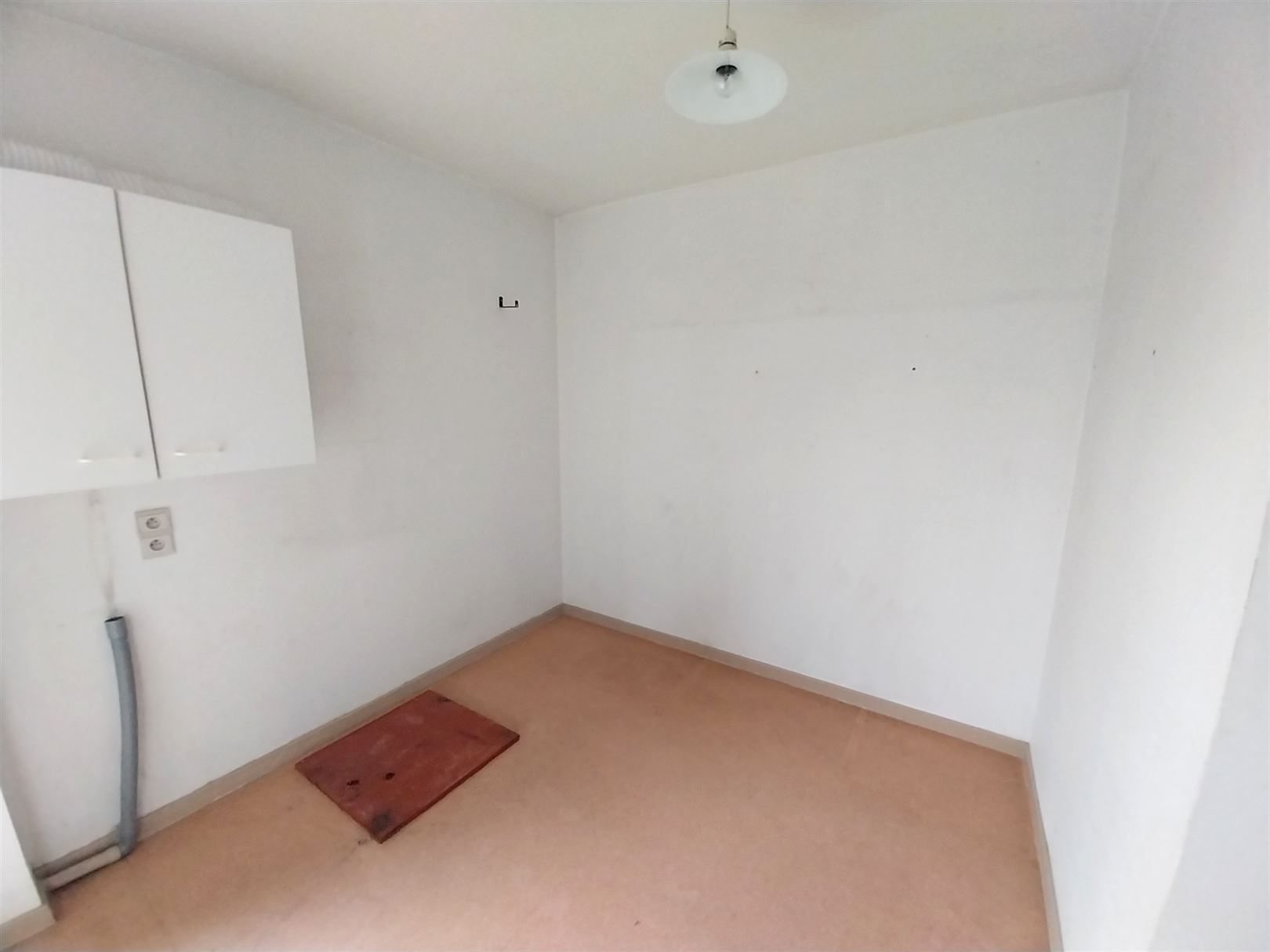 TE HUUR: Ruim appartement met 3 slaapkamers te Genk! foto 29