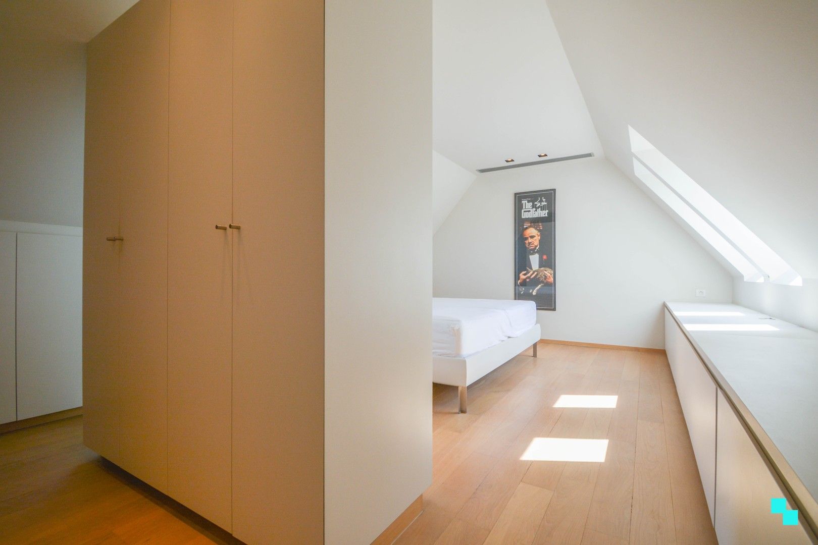 UItzonderlijk ruim appartement aan het water te Roeselare! foto 22