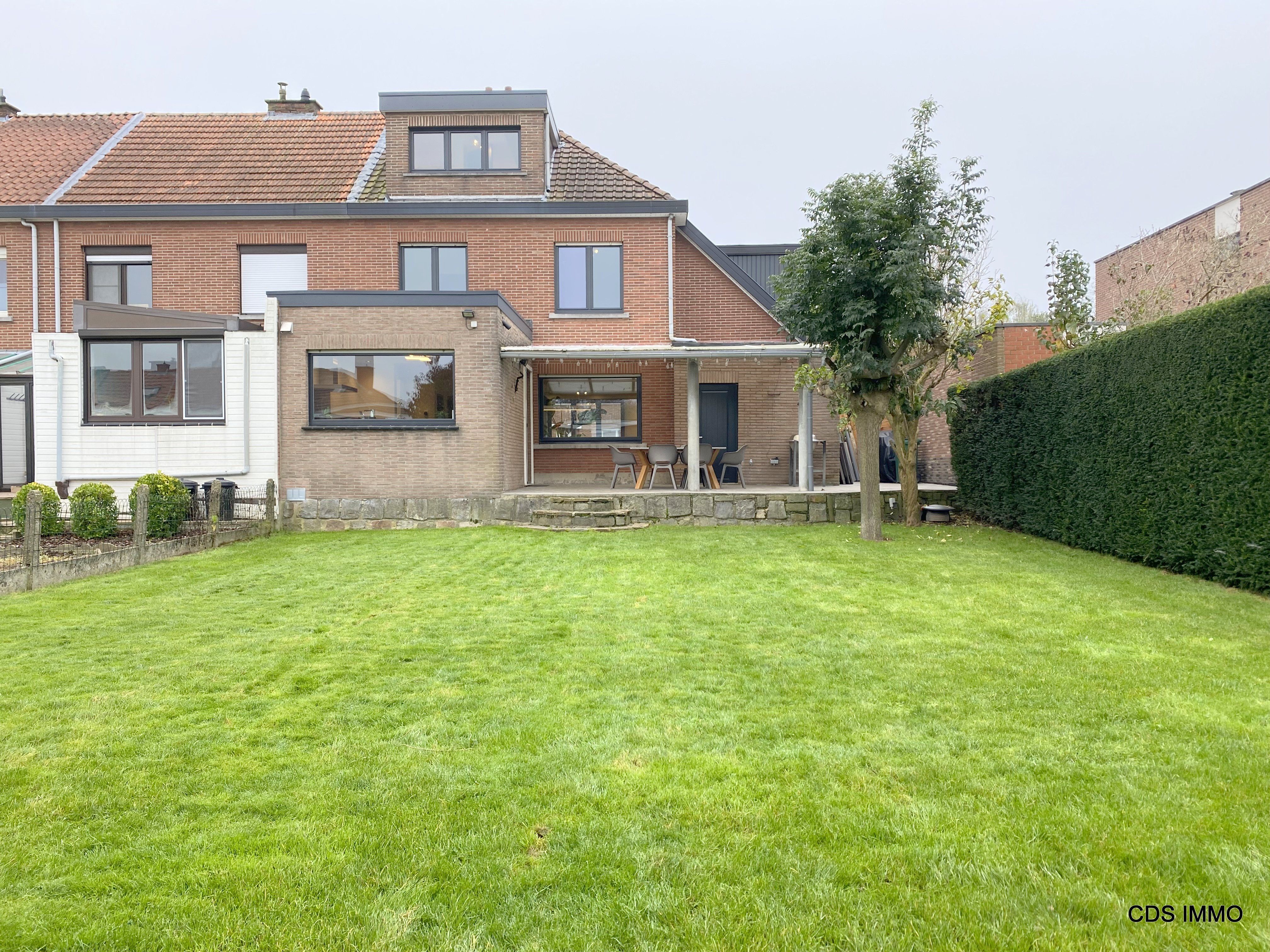 Instapklare woning met tuin en garage foto 3