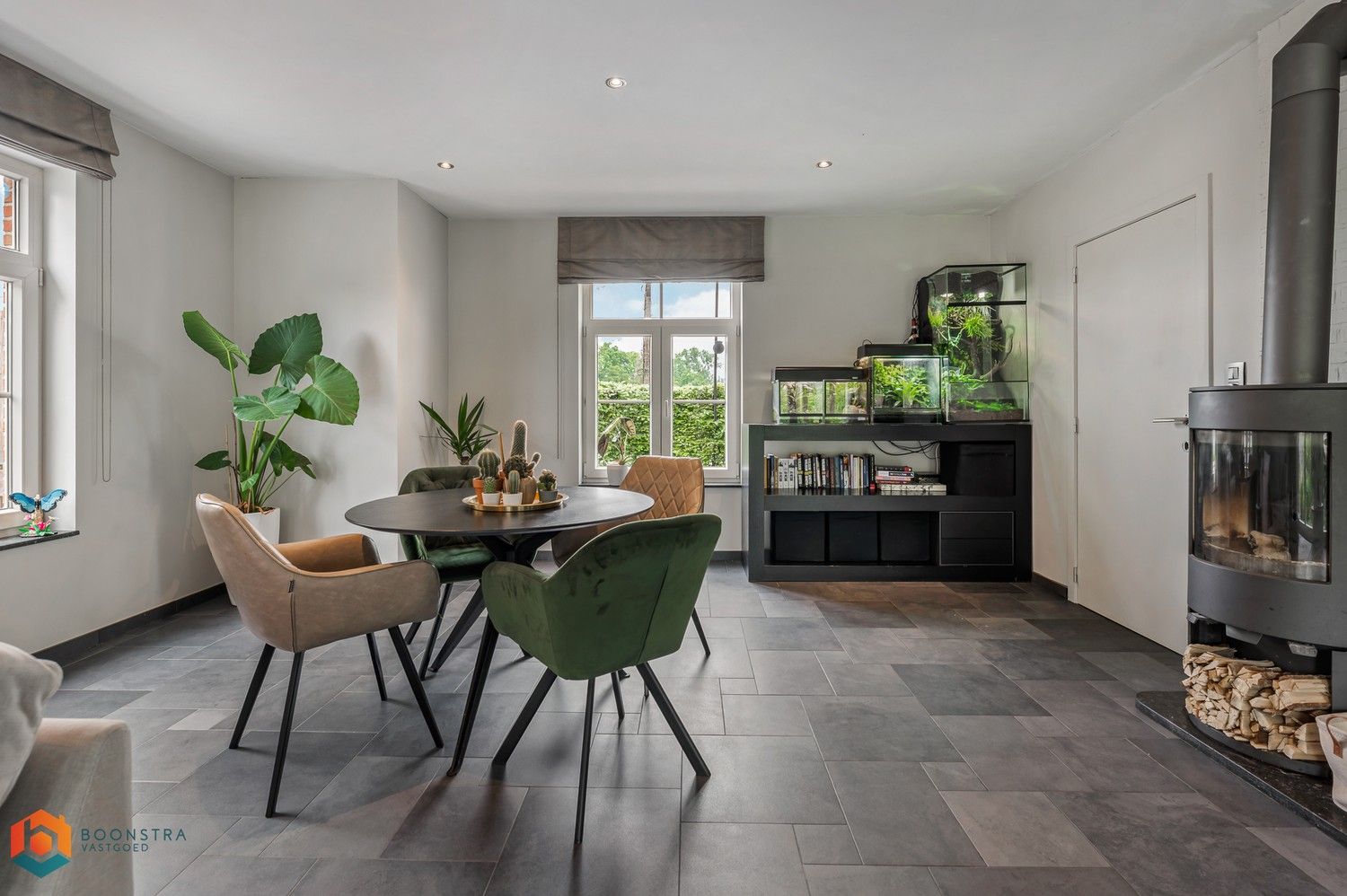 Stijlvolle en energiezuinige woning met 5 Slpkrs op een ruim perceel van 1370 m² foto 5