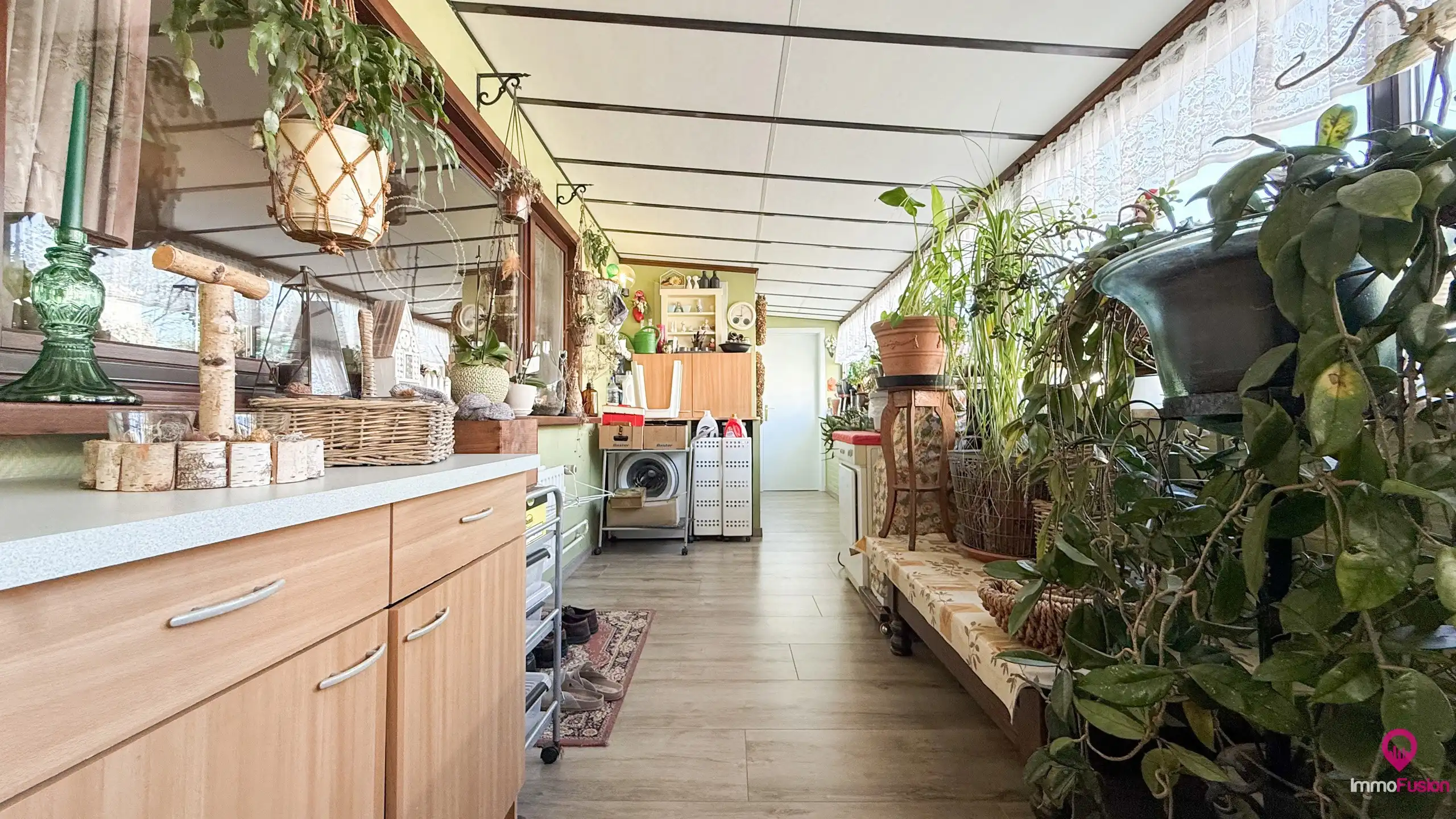 Ruime gezinswoning met zeer grote garage of opslagruimte! foto 12