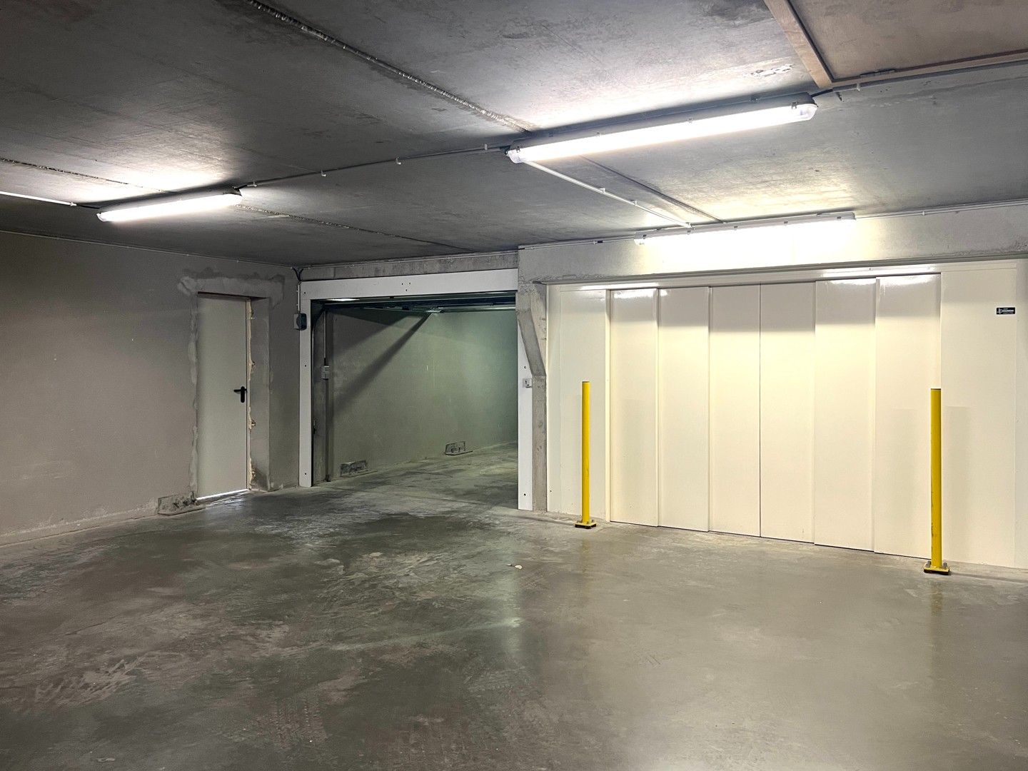 Ruime garage nabij De Bolle foto 5