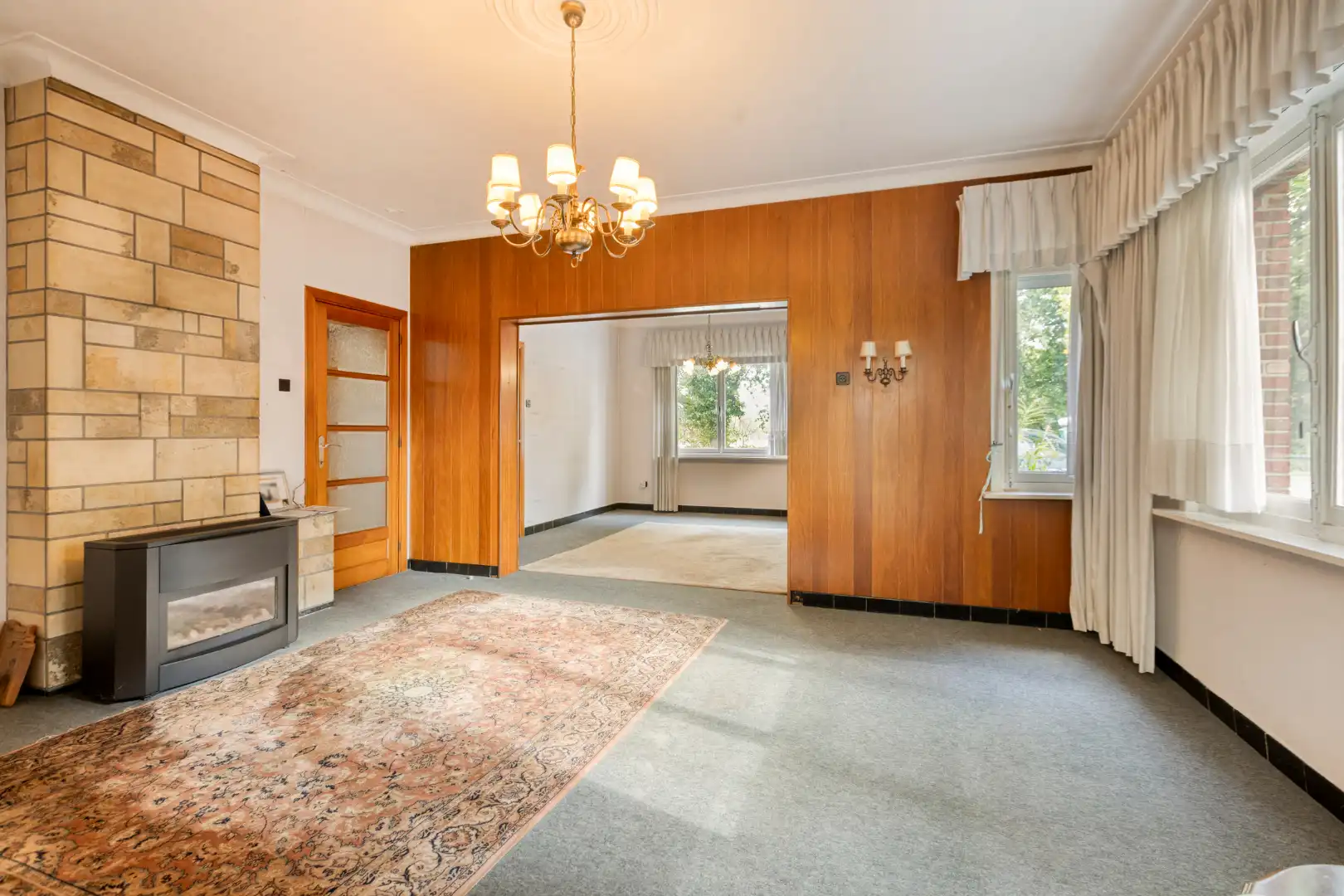 Te renoveren woning met 3 slaapkamers en ruime tuin op 1.065 m² te OLV Olen !  foto 3