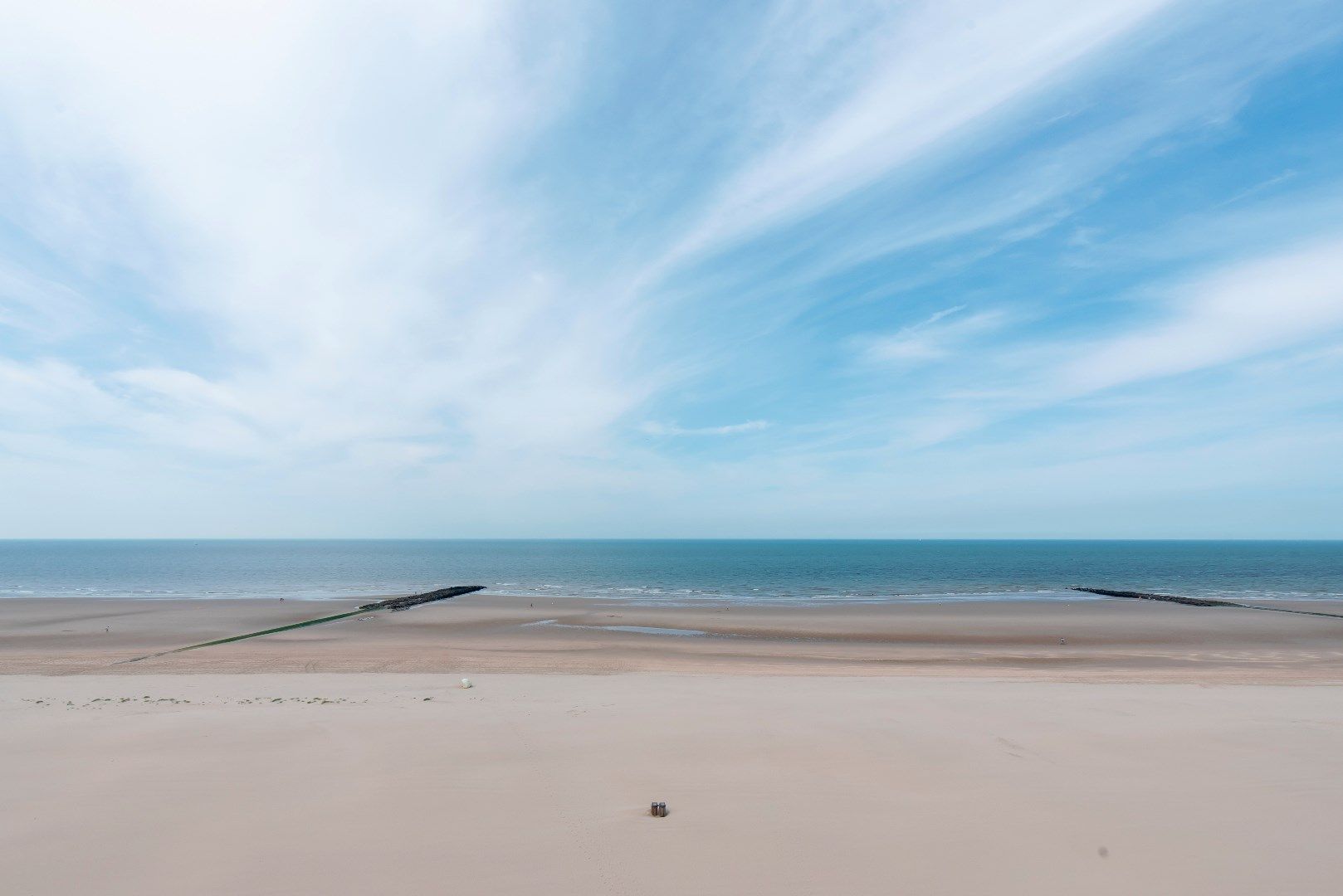 Aangename studio met aparte slaaphoek op de Zeedijk van Middelkerke foto 9