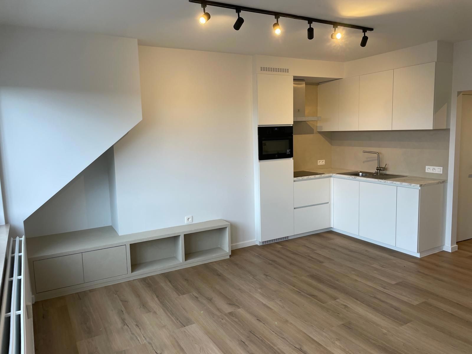 Super leuk volledig gerenoveerd appartement 1 slpk te Tienen foto {{pictureIndex}}