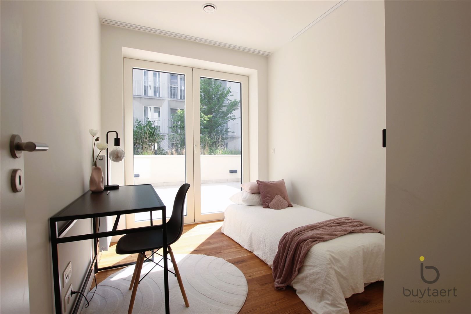 Luxe 3 slpk appartement met een gigantisch terras met zicht op het Kempisch dok. foto 30