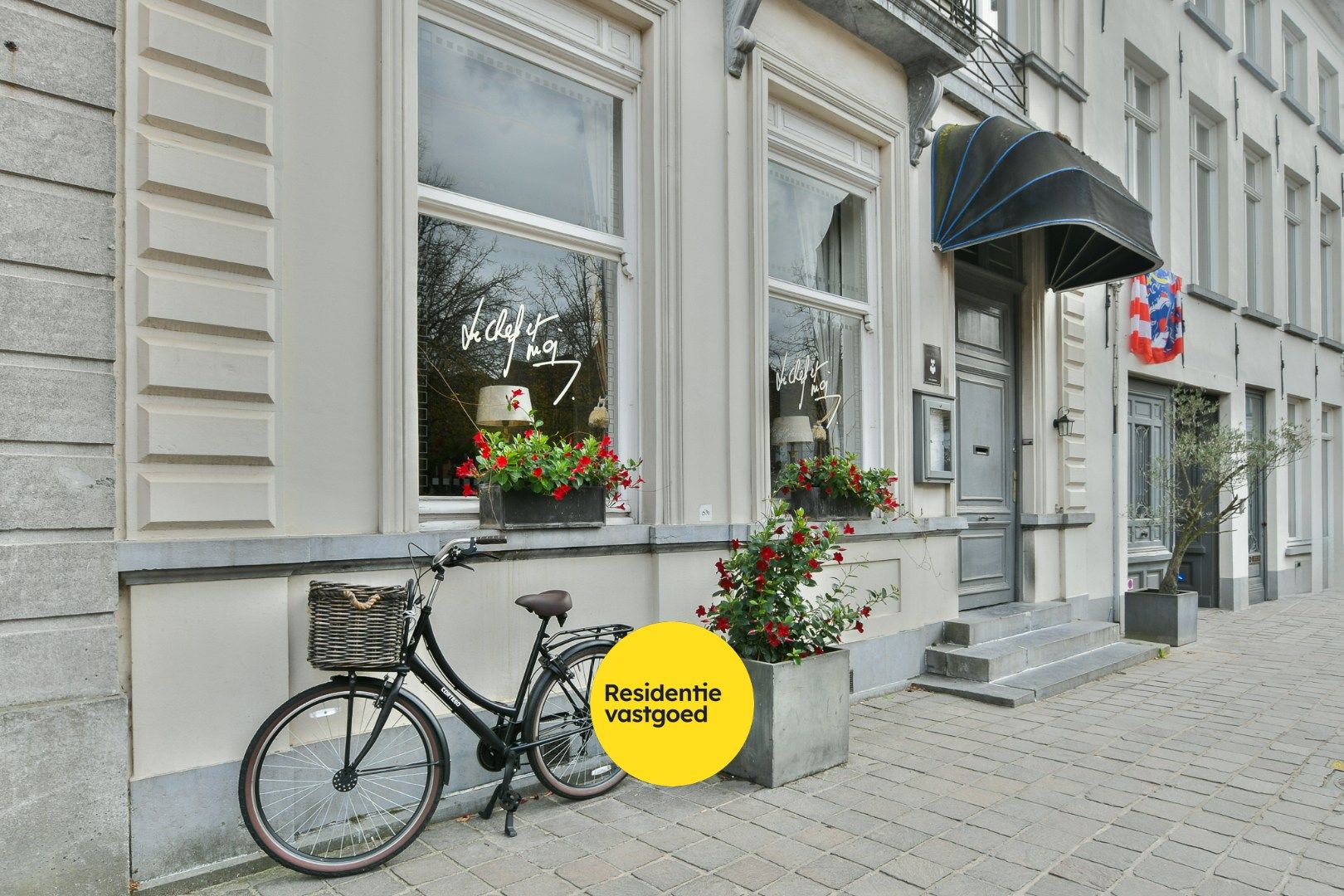 Uitzonderlijk handelspand met woonst op toplocatie! foto 2