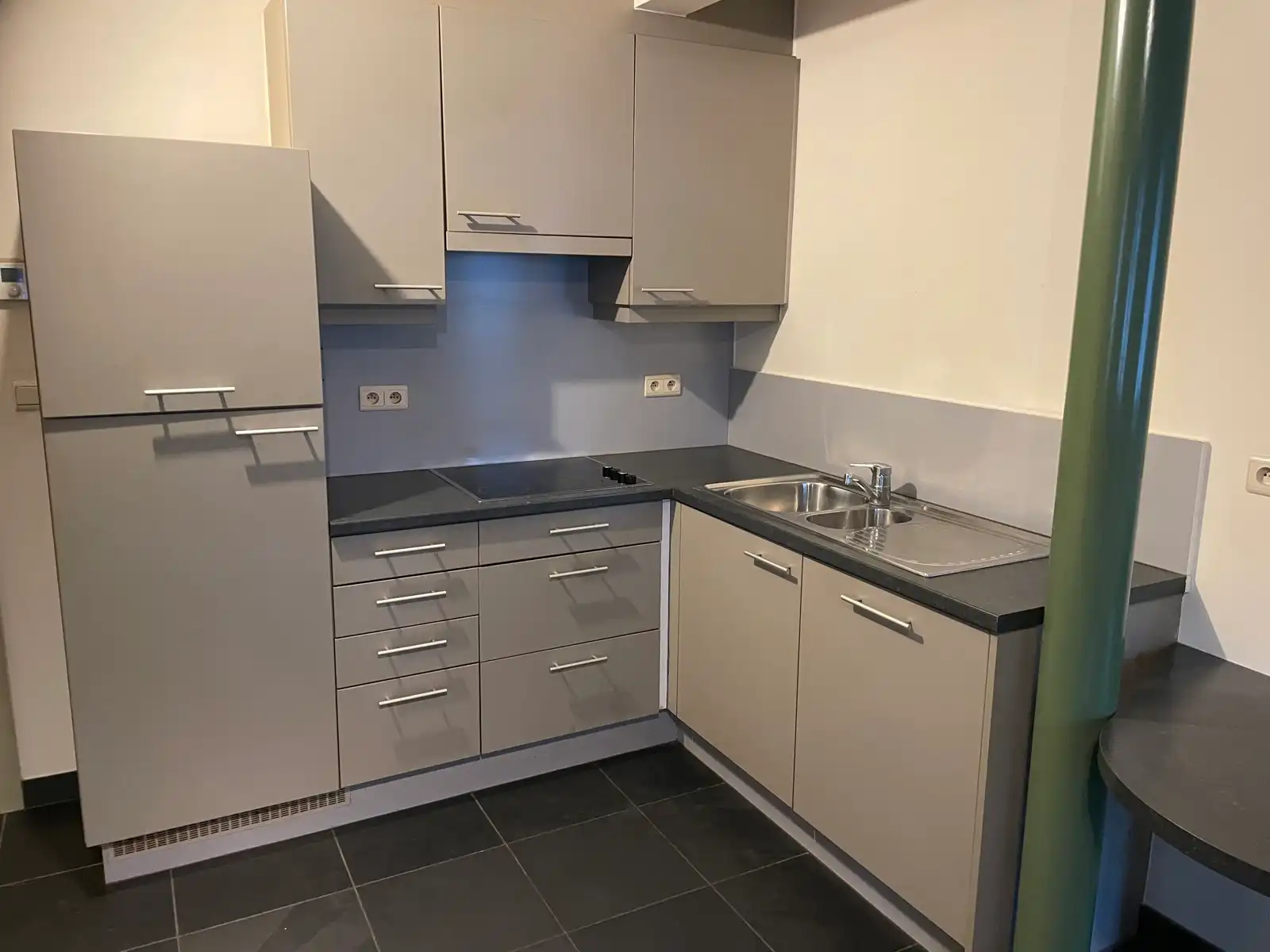 Leemans Immobiliën biedt u deze aangename gelijkvloerse studio aan, gelegen in het hart van het bruisende centrum van Asse. foto 14