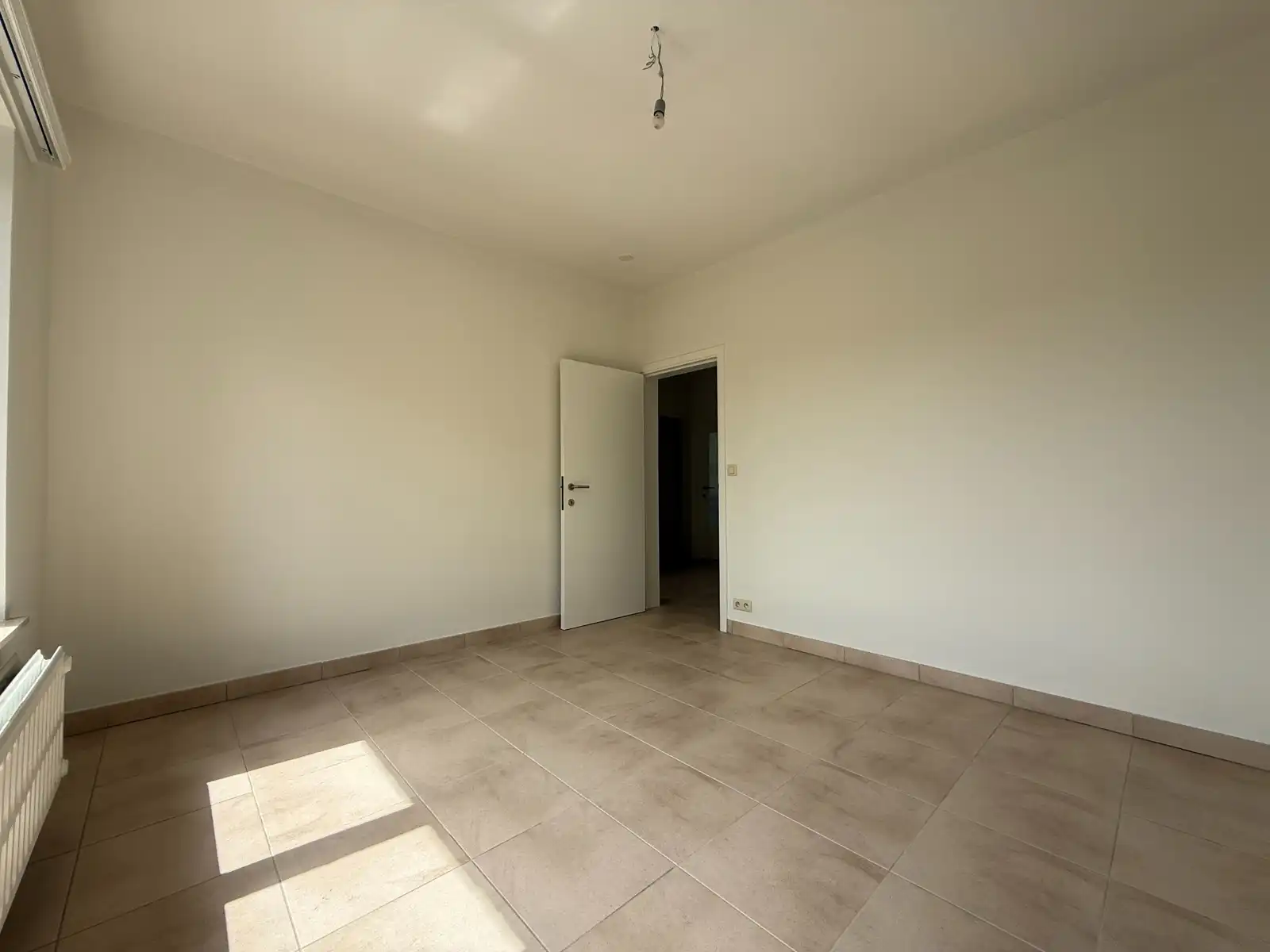 Instapklaar 2-slpk appartement met garage foto 9