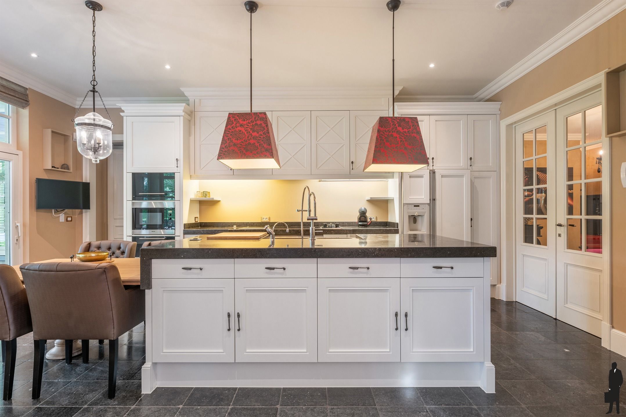 Rietgedekte en tot in de puntjes afgewerkte klassevilla foto 14