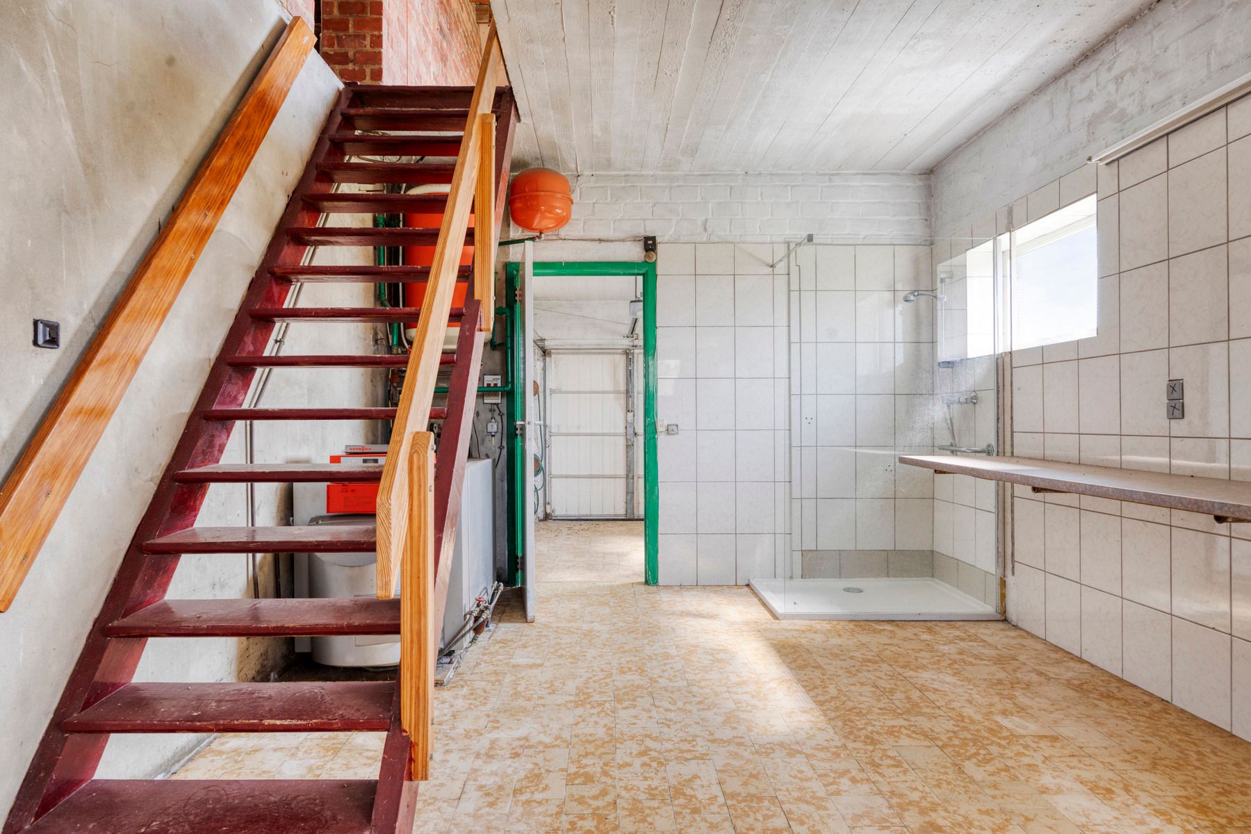 Ruime gezinswoning met garage, veel licht en mogelijkheden tot 6 à 7 kamers, kangoeroewoning of vrij beroep, vlak bij kasteelpark Ter Rijst. foto 40