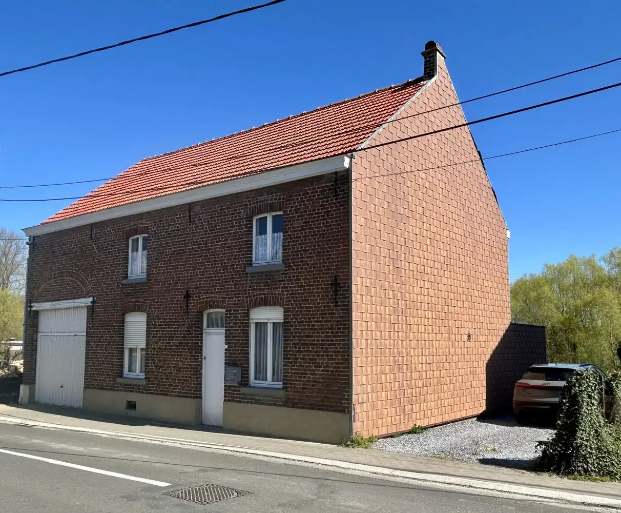 Hoofdfoto van de publicatie: Te renoveren, ruime en authentieke woning te Korbeek-Dijle