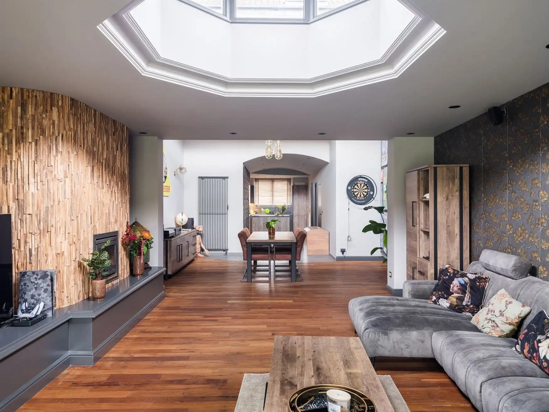 Loftgevoel achter een klassieke gevel; woning met verrassend interieur in centrum Zelzate. foto 6