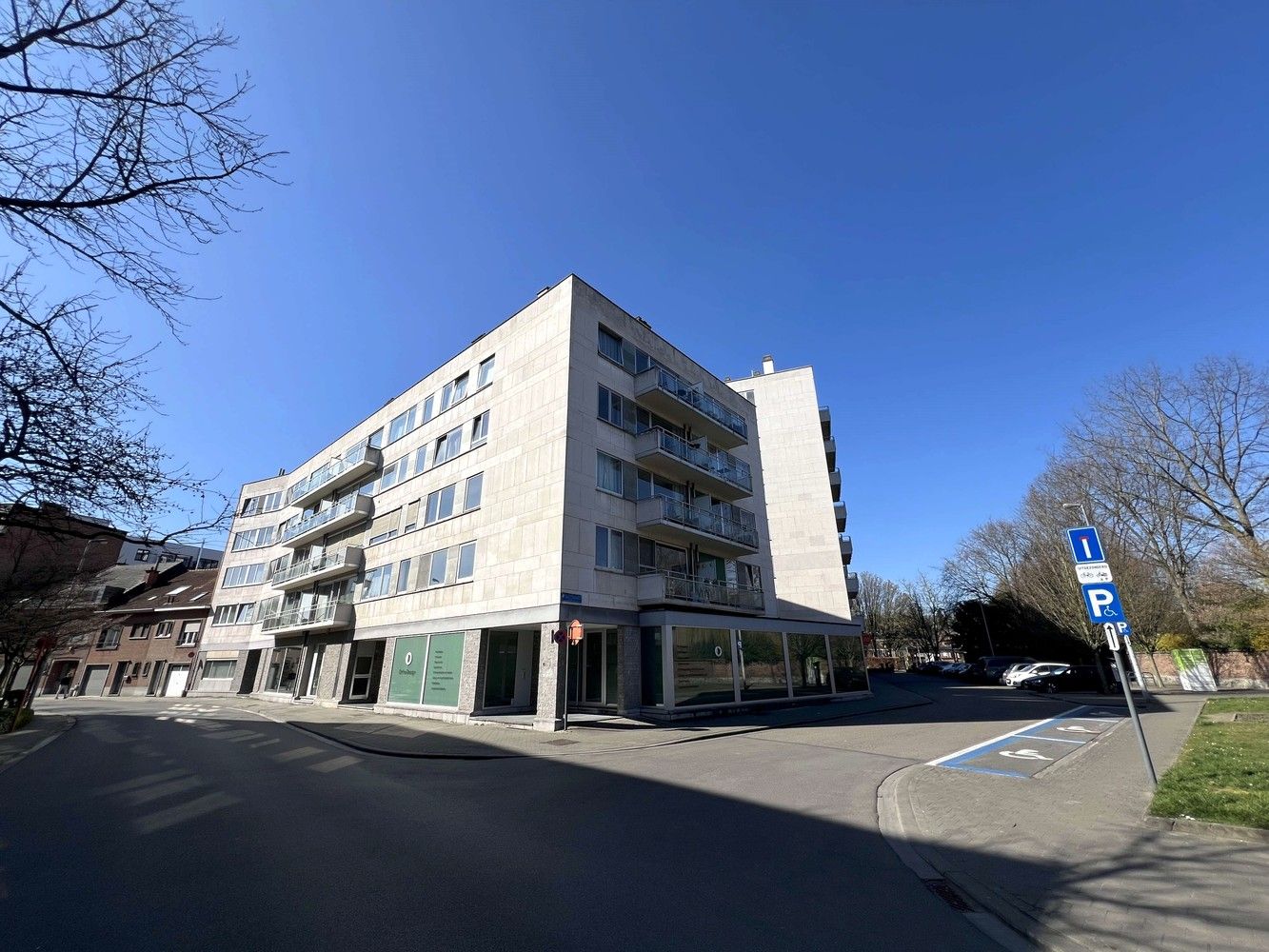 Licht en ruim 2-slaapkamerappartement met terras in hartje Leuven foto 18