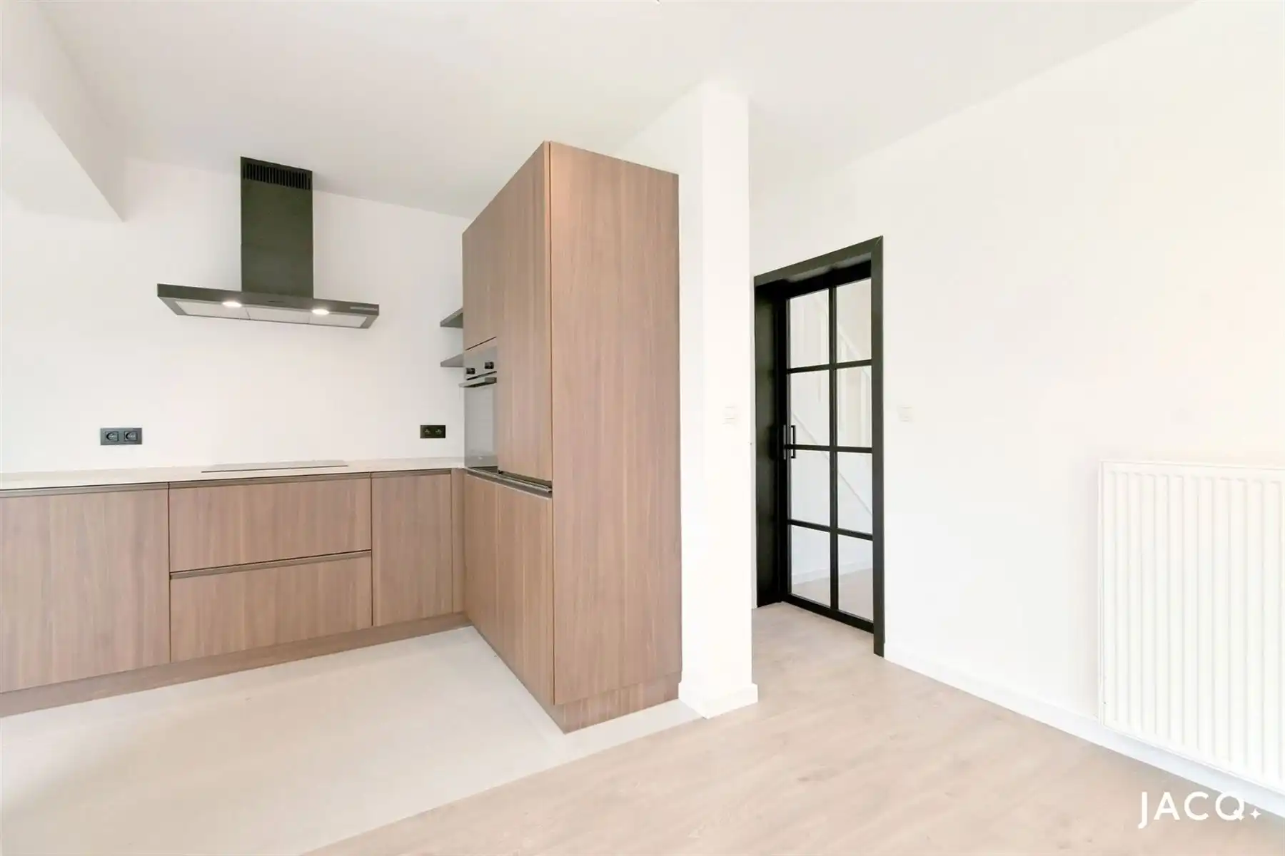 Prachtige woning met 3 slaapkamers, grote tuin en garage ! foto 8