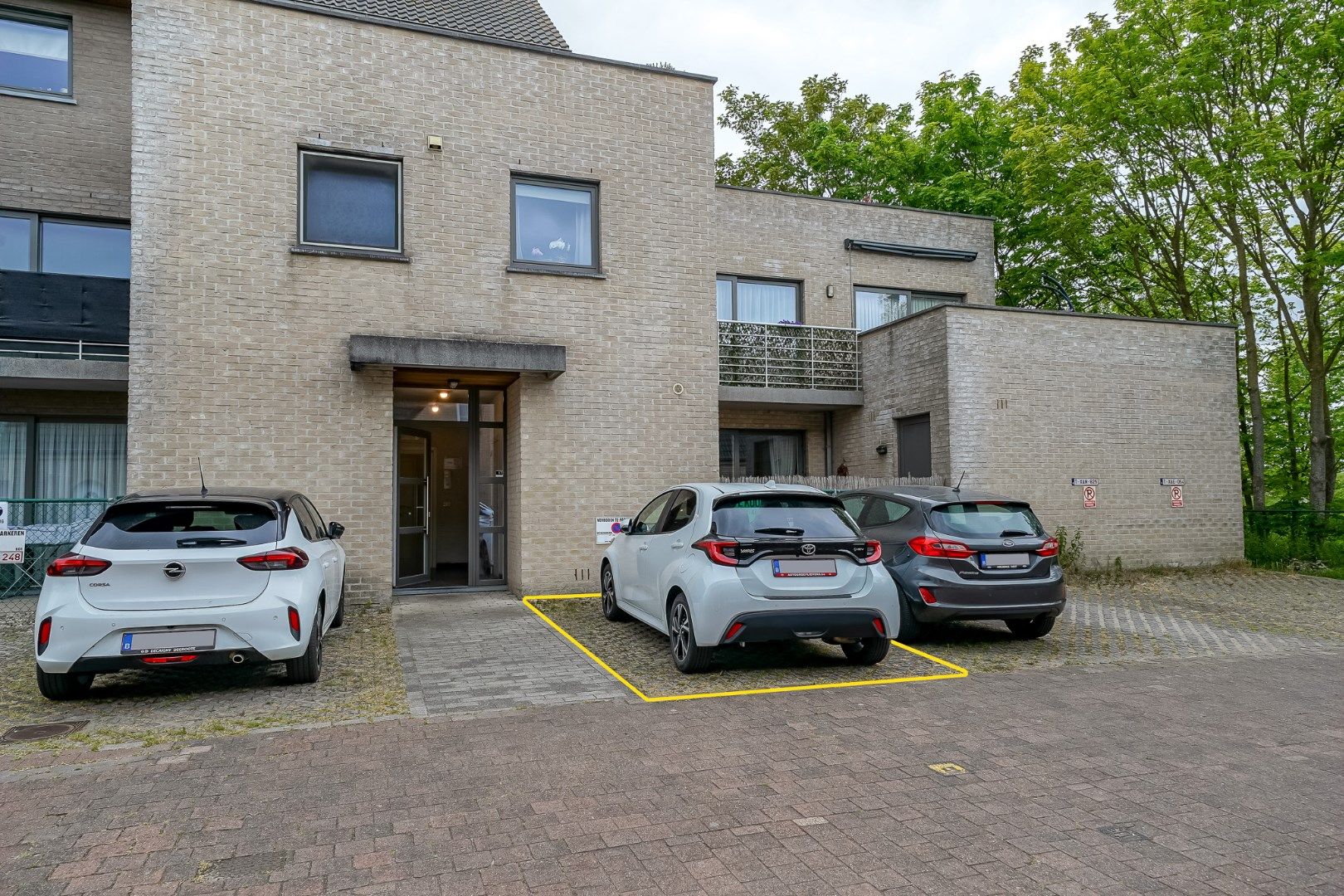 Lichtrijk duplexappartement met ruim terras in rustige doodlopende straat foto 13