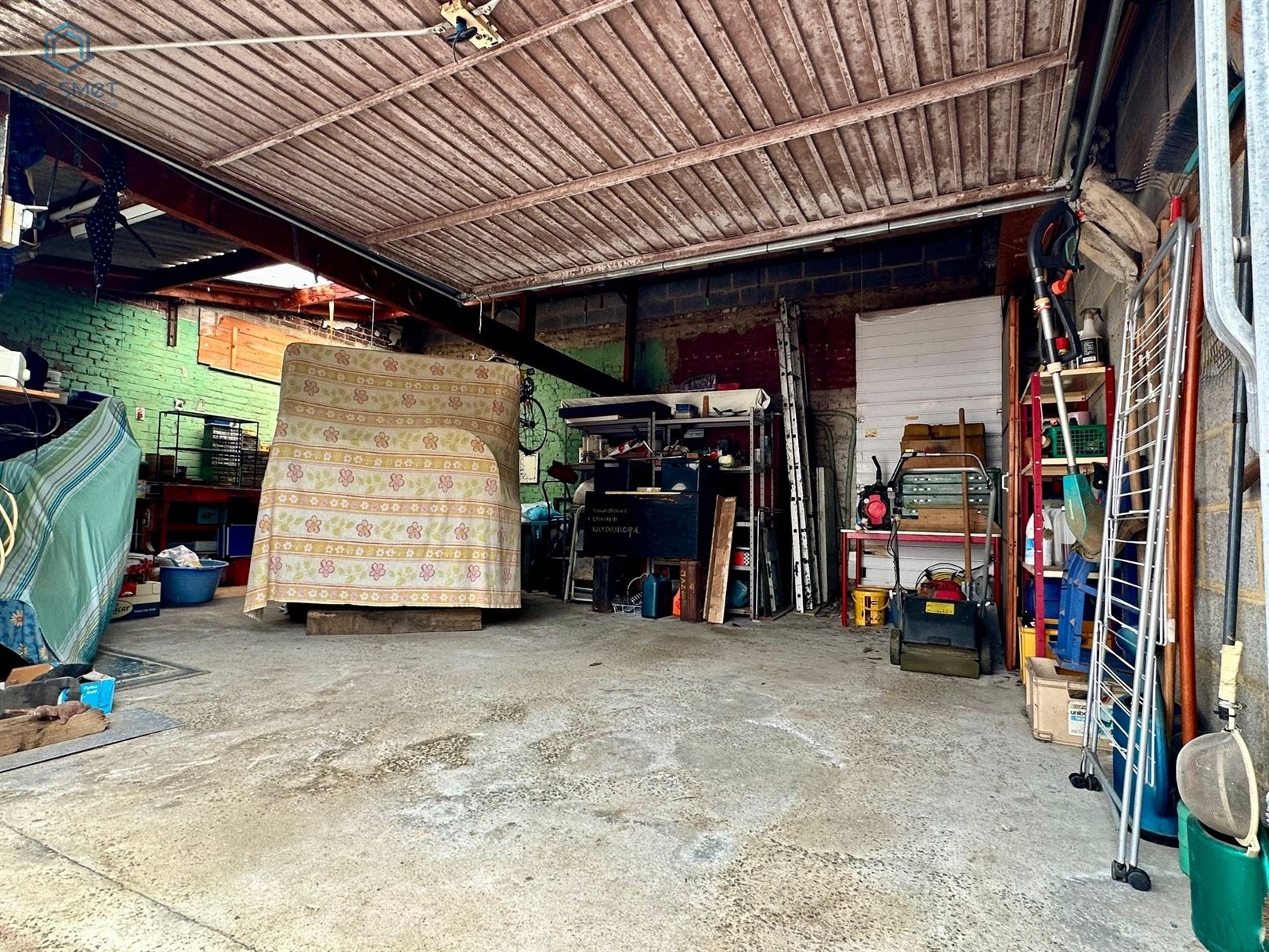 RUIME HALFOPEN BEBOUWING MET GARAGE EN TUIN foto 16