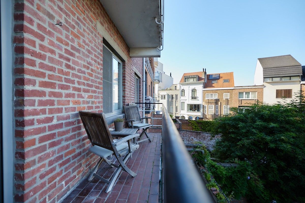 VERKOCHT. Bijzonder sfeervol appartement aan het Zuidpark met drie slaapkamers. foto 20