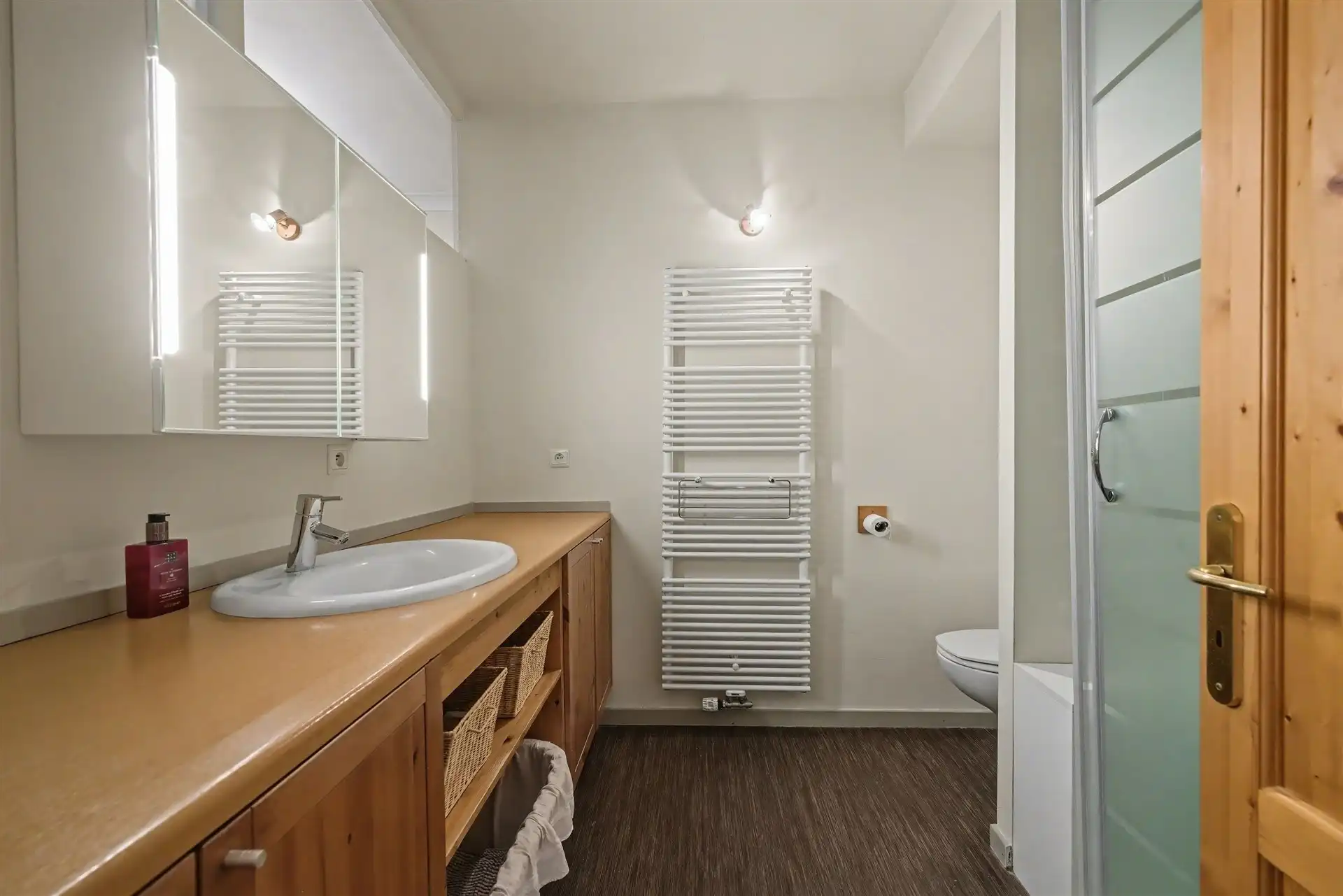 Charmante starterswoning met 3 slaapkamers en garage nabij het centrum van Sint-Gillis-Waas foto 14