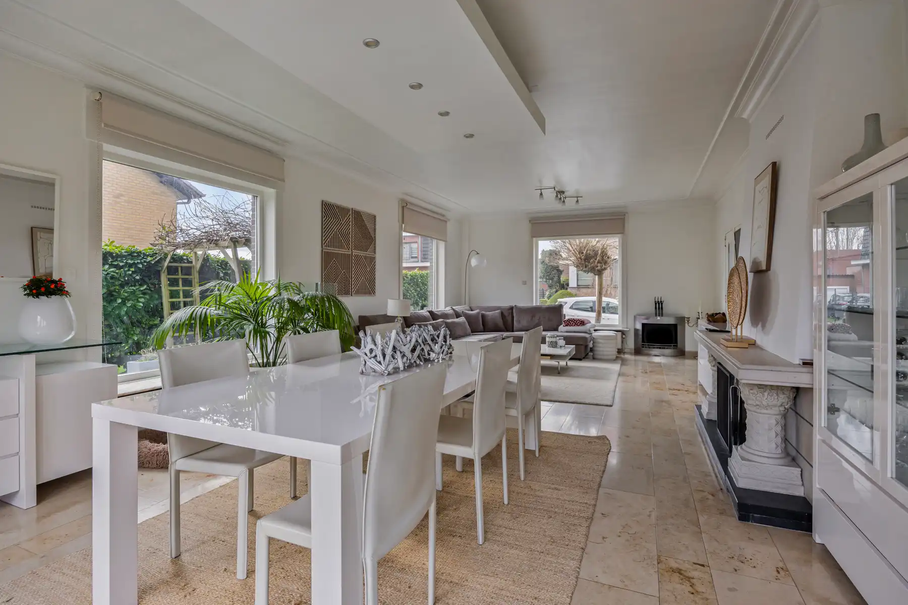 Ruime gerenoveerde vrijstaande woning nabij centrum Halle foto 3