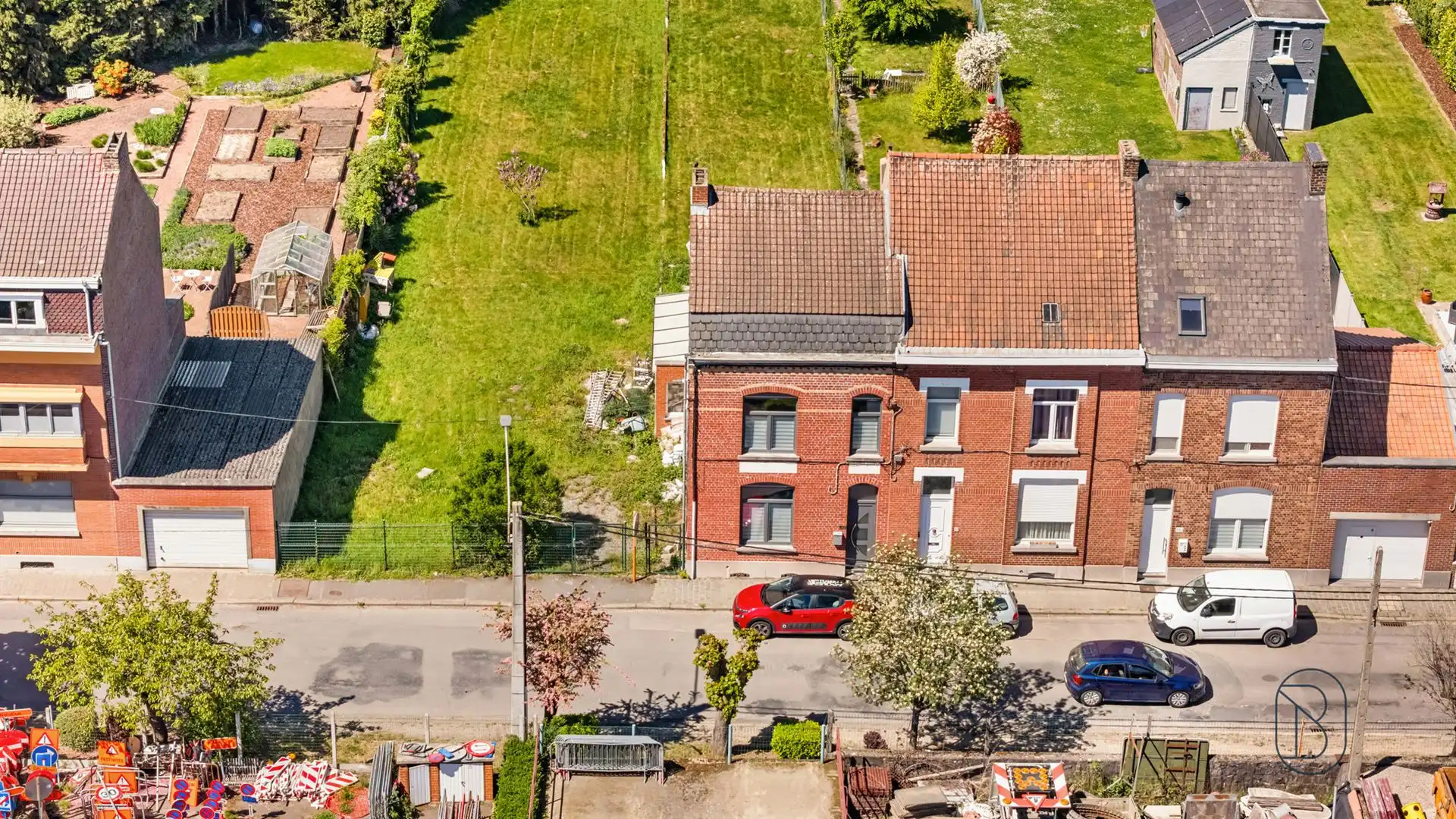 3-gevelwoning met grote tuin, dicht bij alle voorzieningen! foto 13