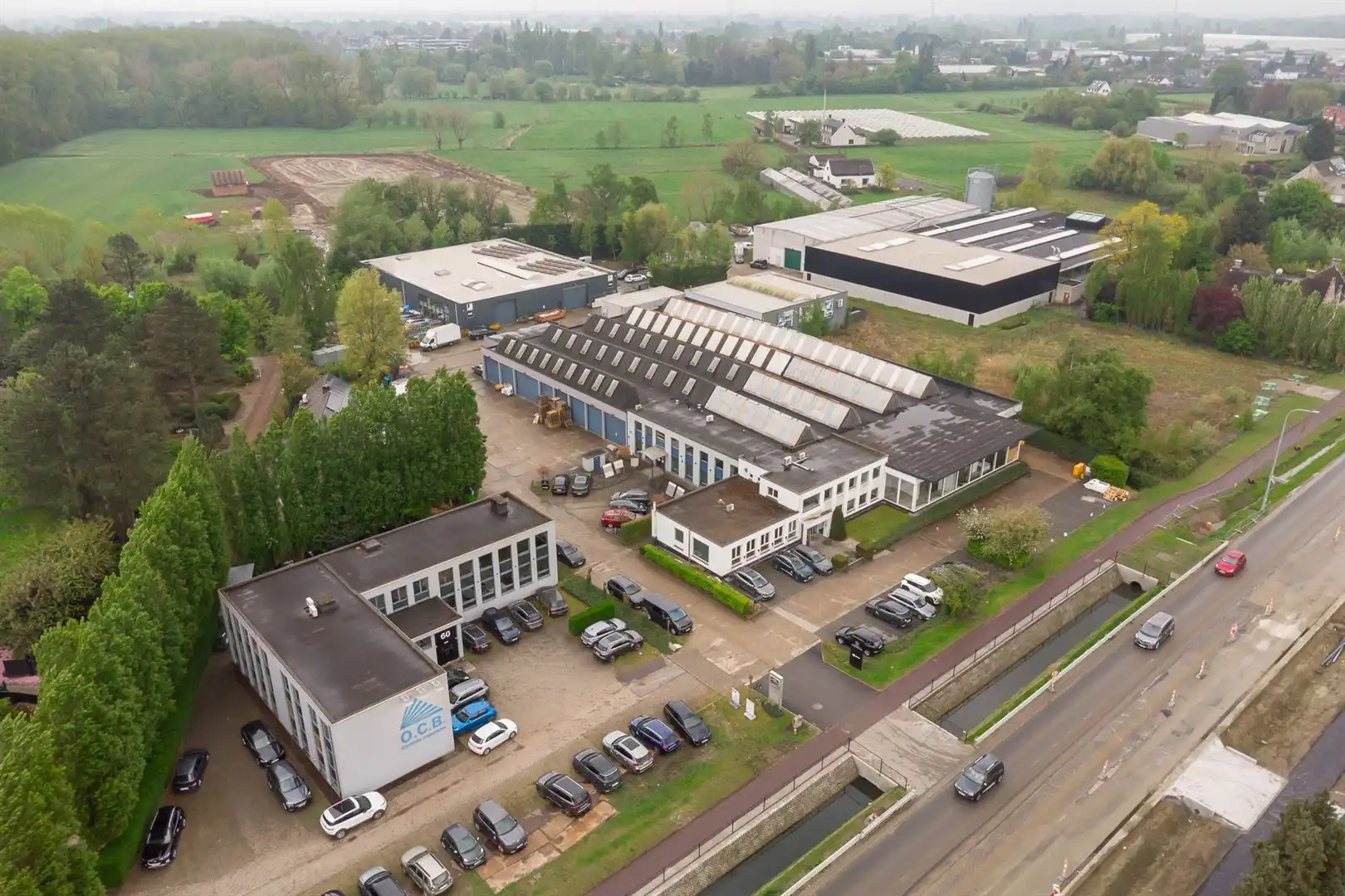 Strategisch gelegen kantoor foto 14