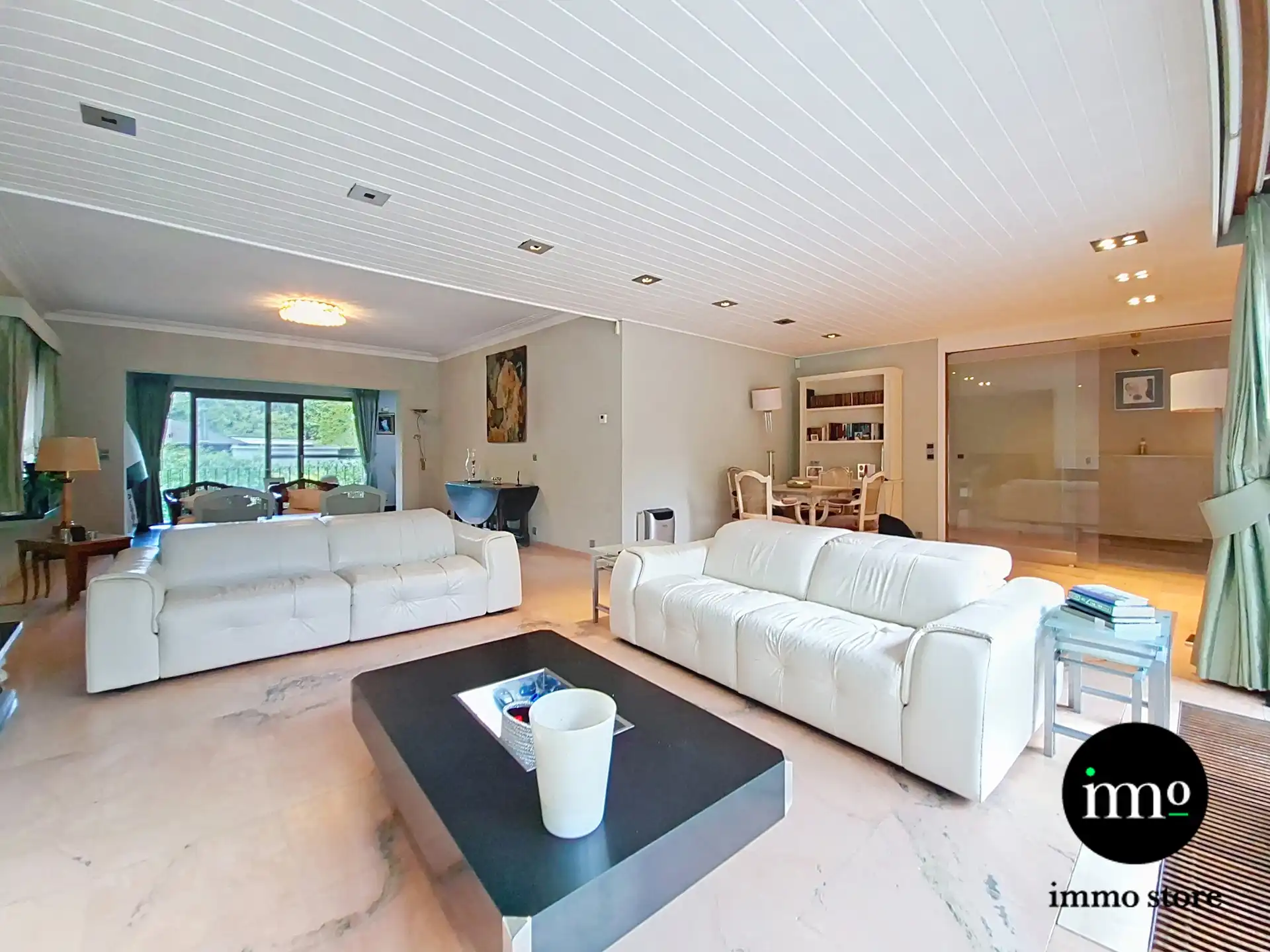 Uitzonderlijk ruime woning in doodlopende straat foto 8
