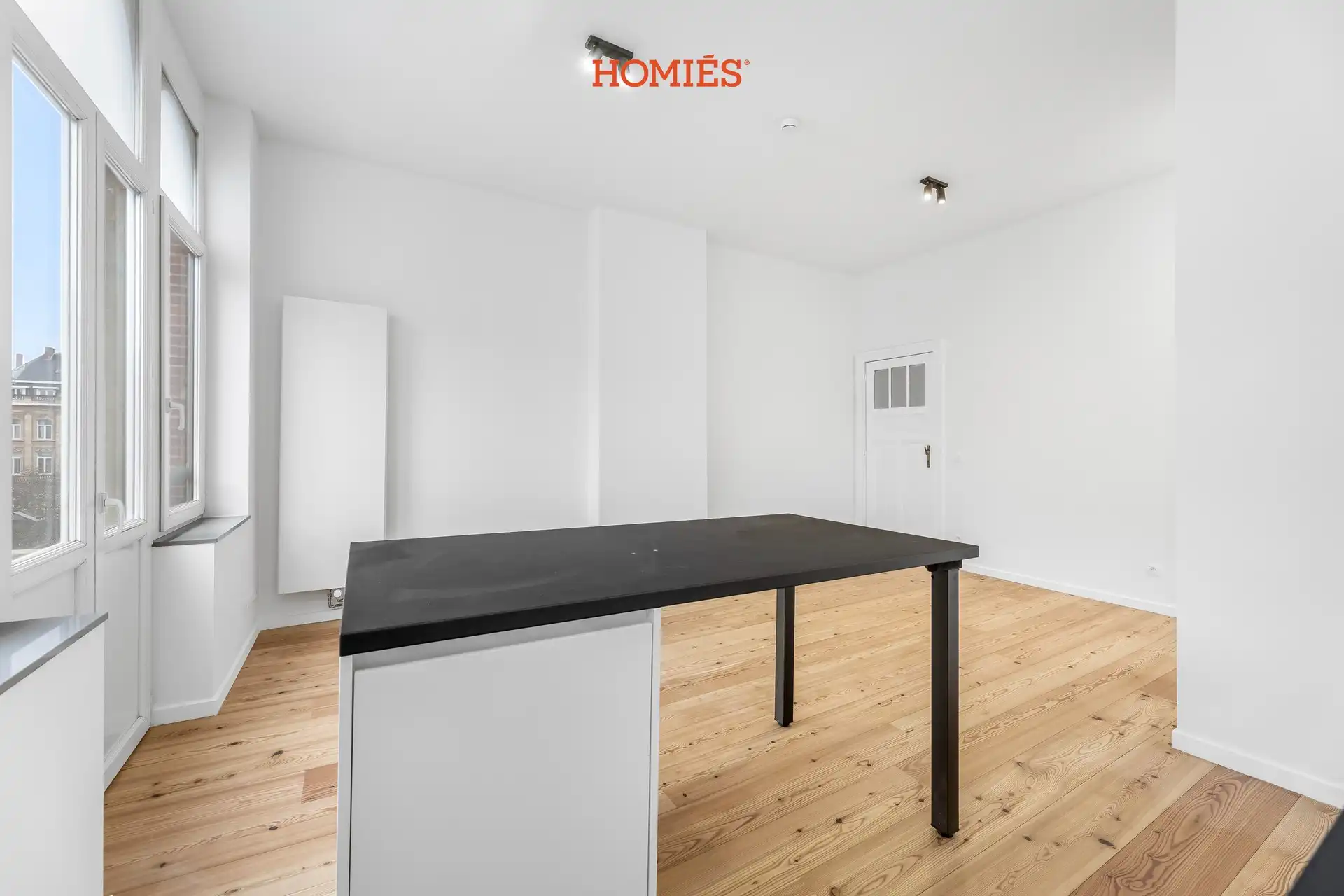 Gerenoveerd appartement met terras/balkon in historisch pand foto 11