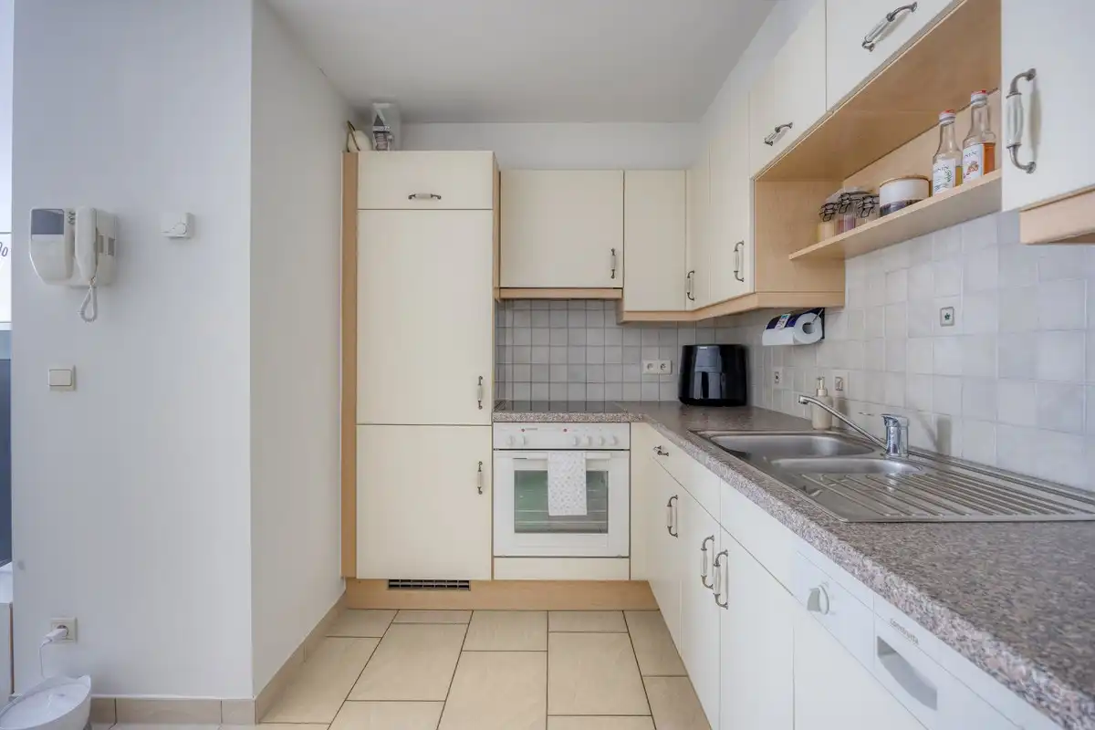 Gelijjkvloers appartement met 1 slaapkamer en staanplaats. foto 6