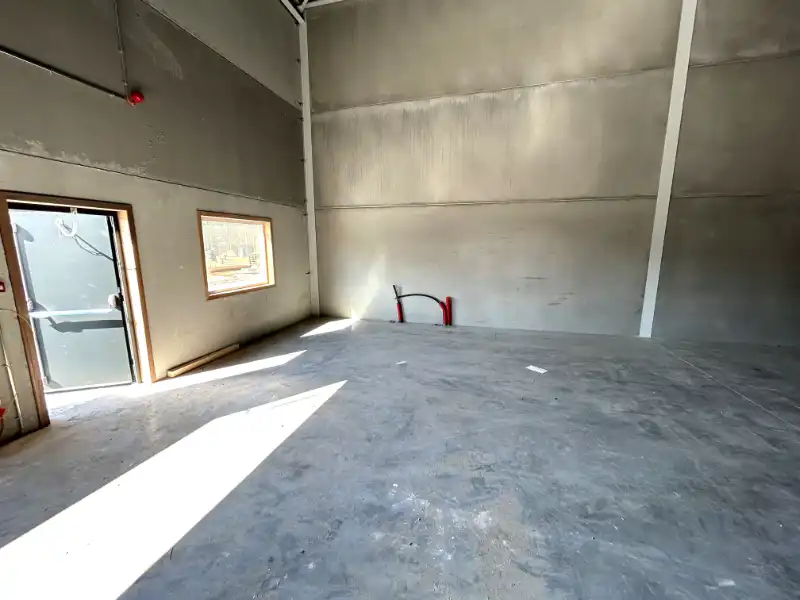 Recente KMO-unit van 234 m² op toplocatie te Sint-Gillis-Waas foto 6