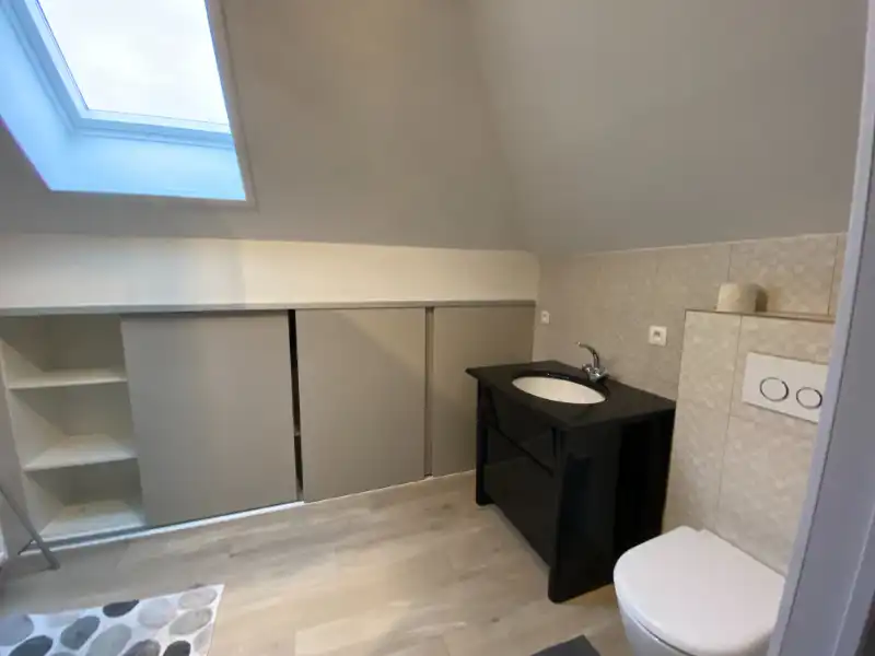 Ruime bemeubelde studio met autostaanplaats, GEEN DOMICILIE MOGELIJK foto 11